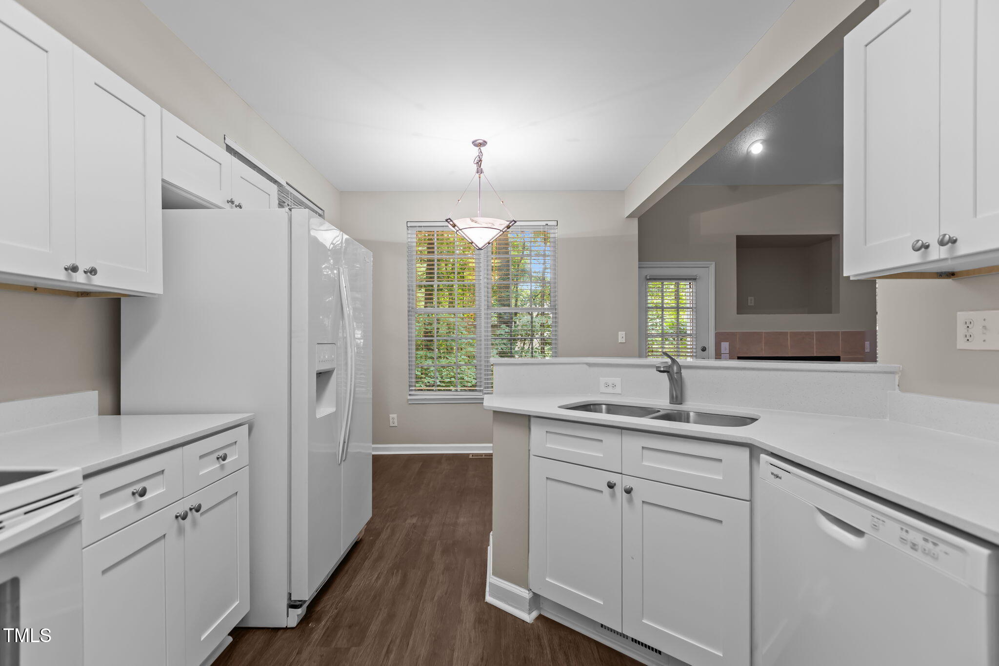 8001 Lakeshore Drive