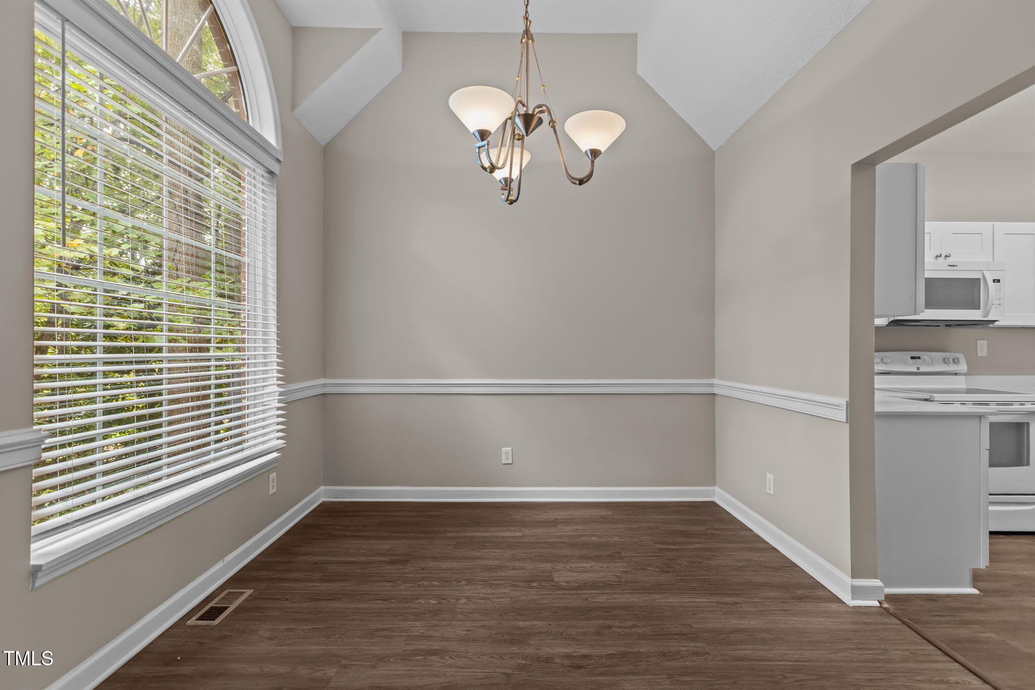 8001 Lakeshore Drive