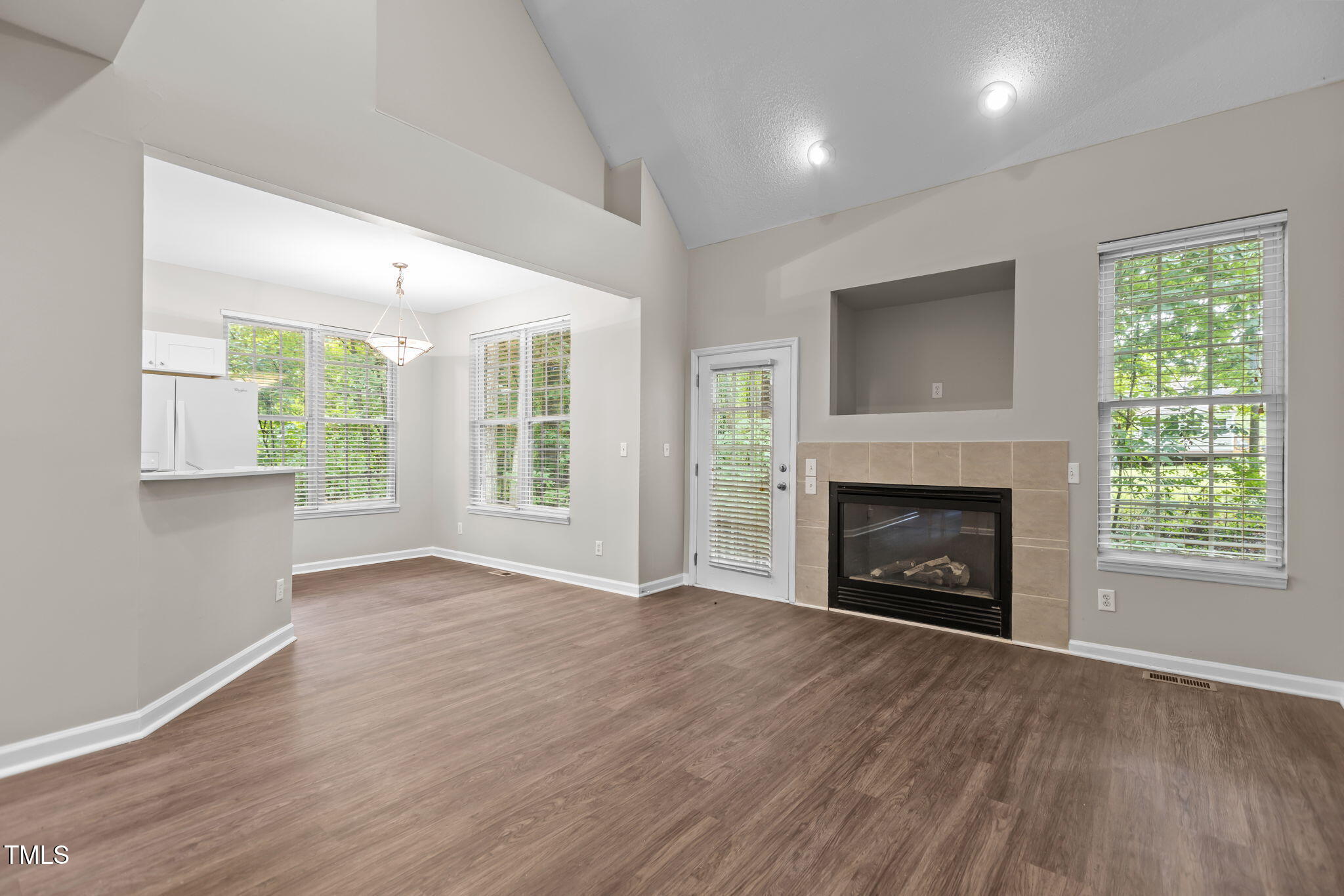 8001 Lakeshore Drive