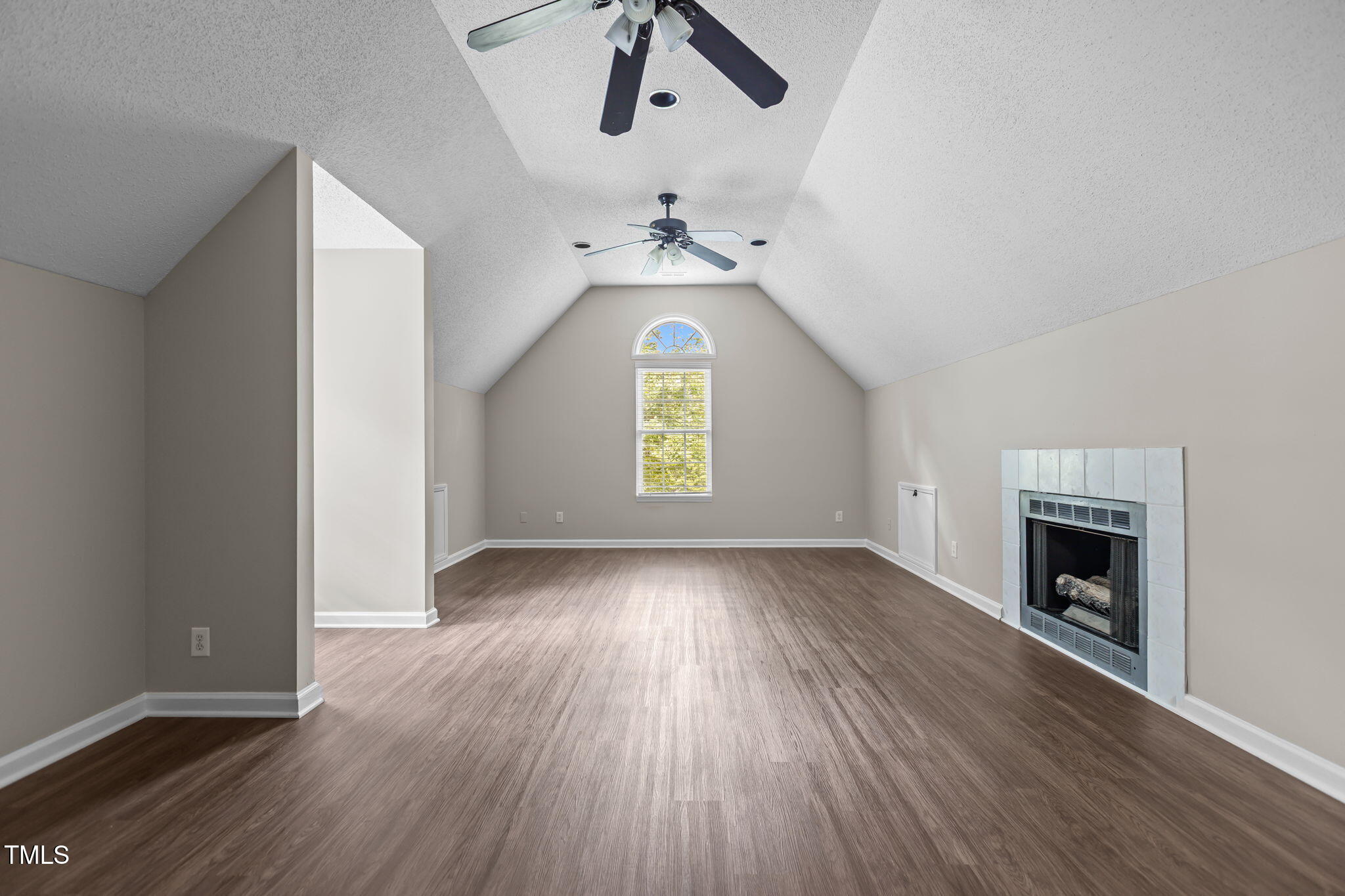 8001 Lakeshore Drive