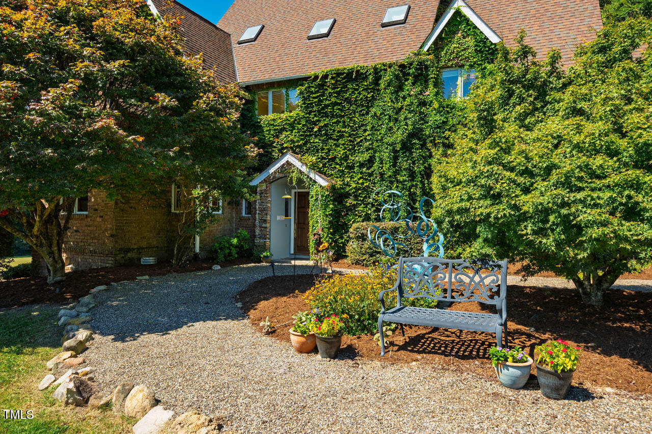 1021 Parchemin Trail