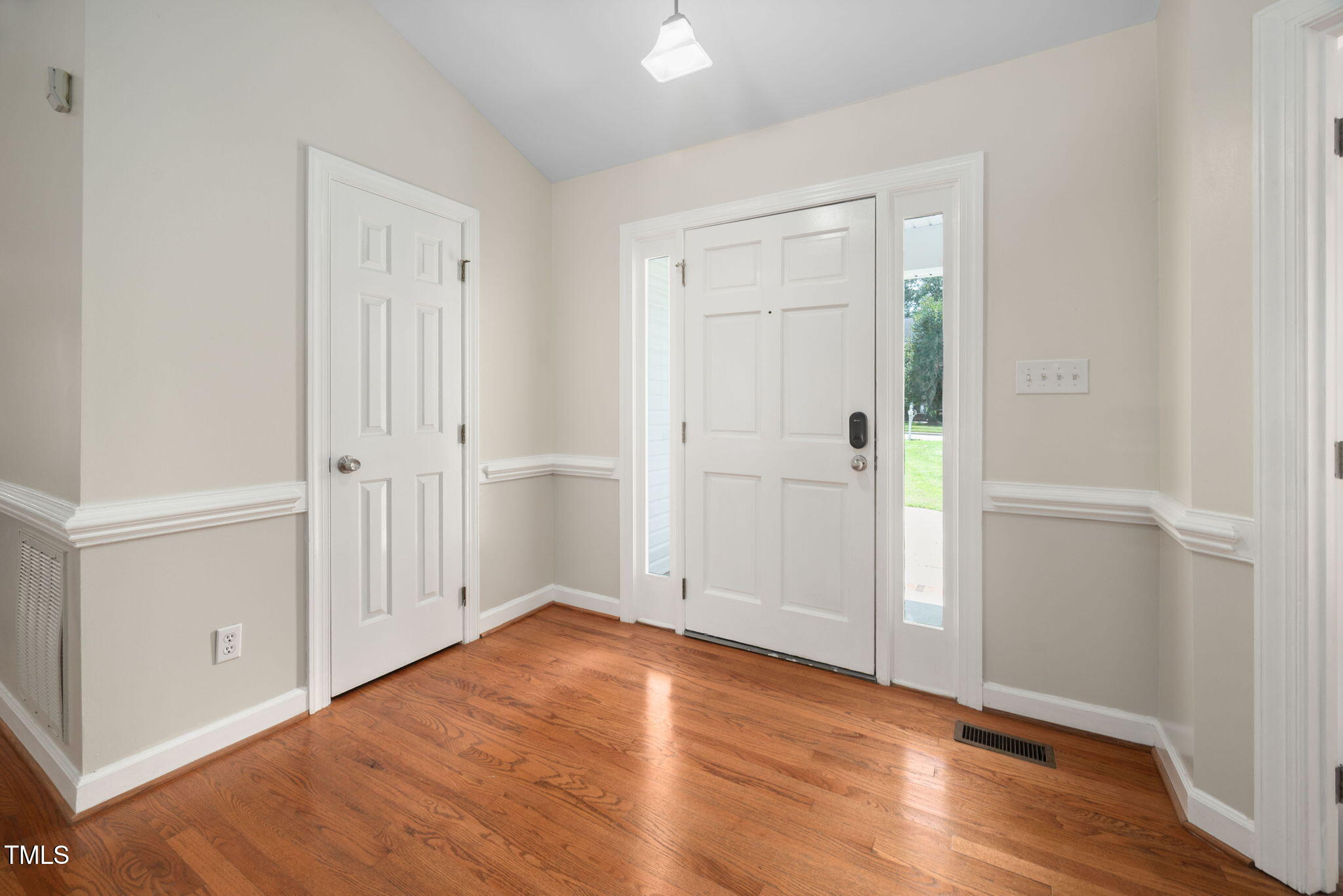 1010 Oakgrove Drive