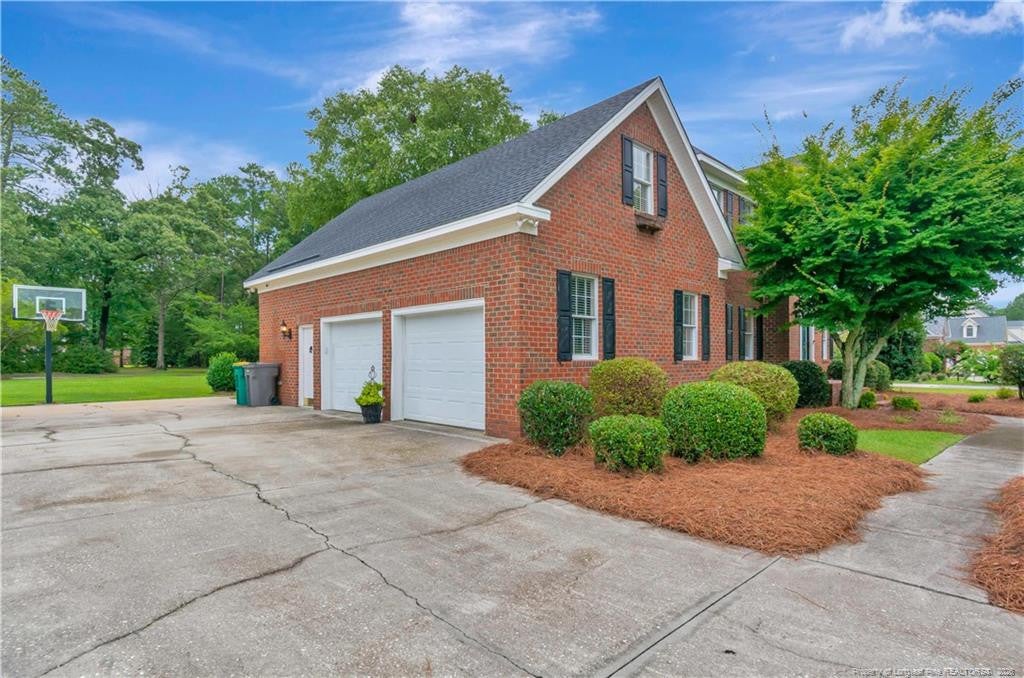 5008 Willow Oak Drive