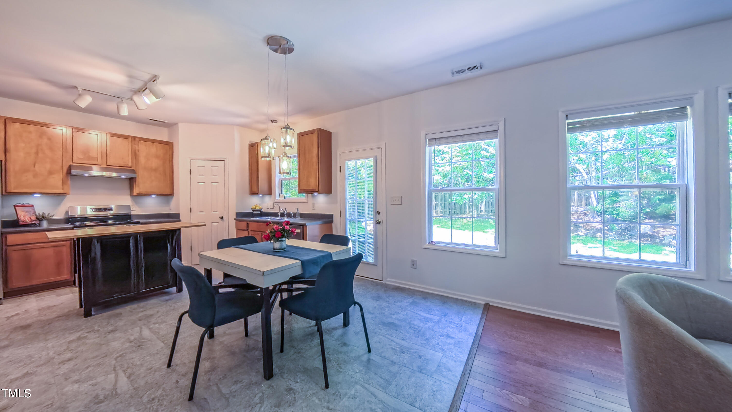 Durham, North Carolina 27704, United States, 4 Bedrooms Bedrooms, ,3 BathroomsBathrooms,Residential,Pending,153641