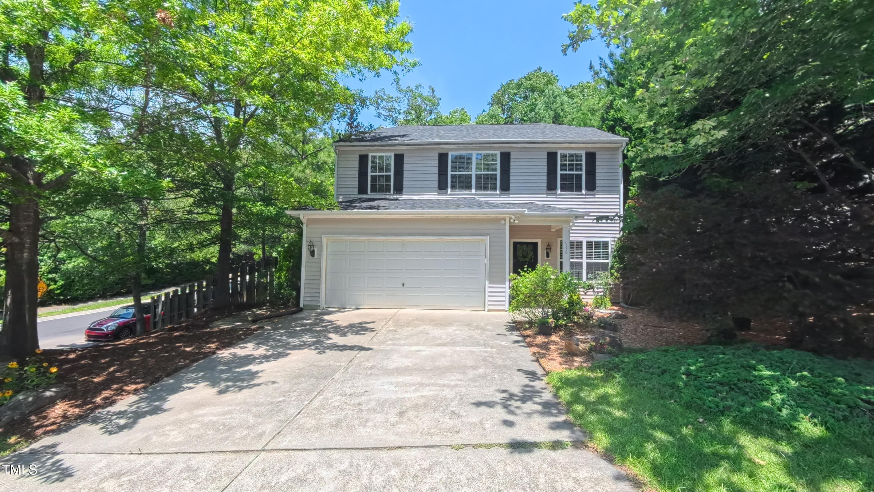 Durham, North Carolina 27704, United States, 4 Bedrooms Bedrooms, ,3 BathroomsBathrooms,Residential,Pending,153641