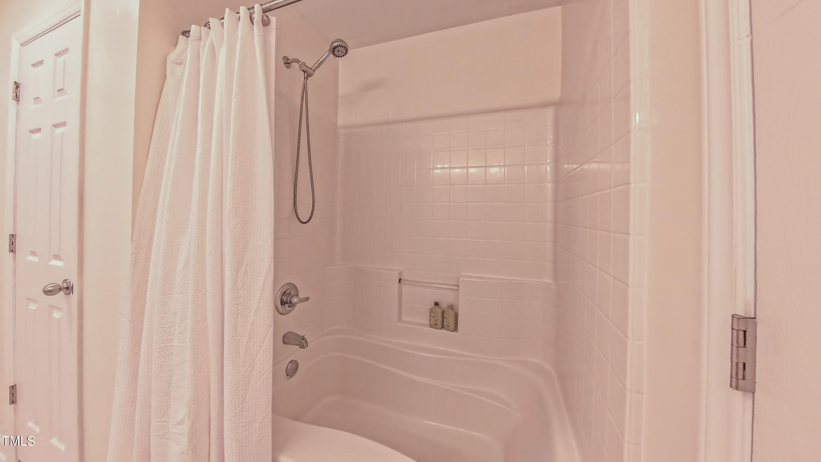 Durham, North Carolina 27704, United States, 4 Bedrooms Bedrooms, ,3 BathroomsBathrooms,Residential,Pending,153641