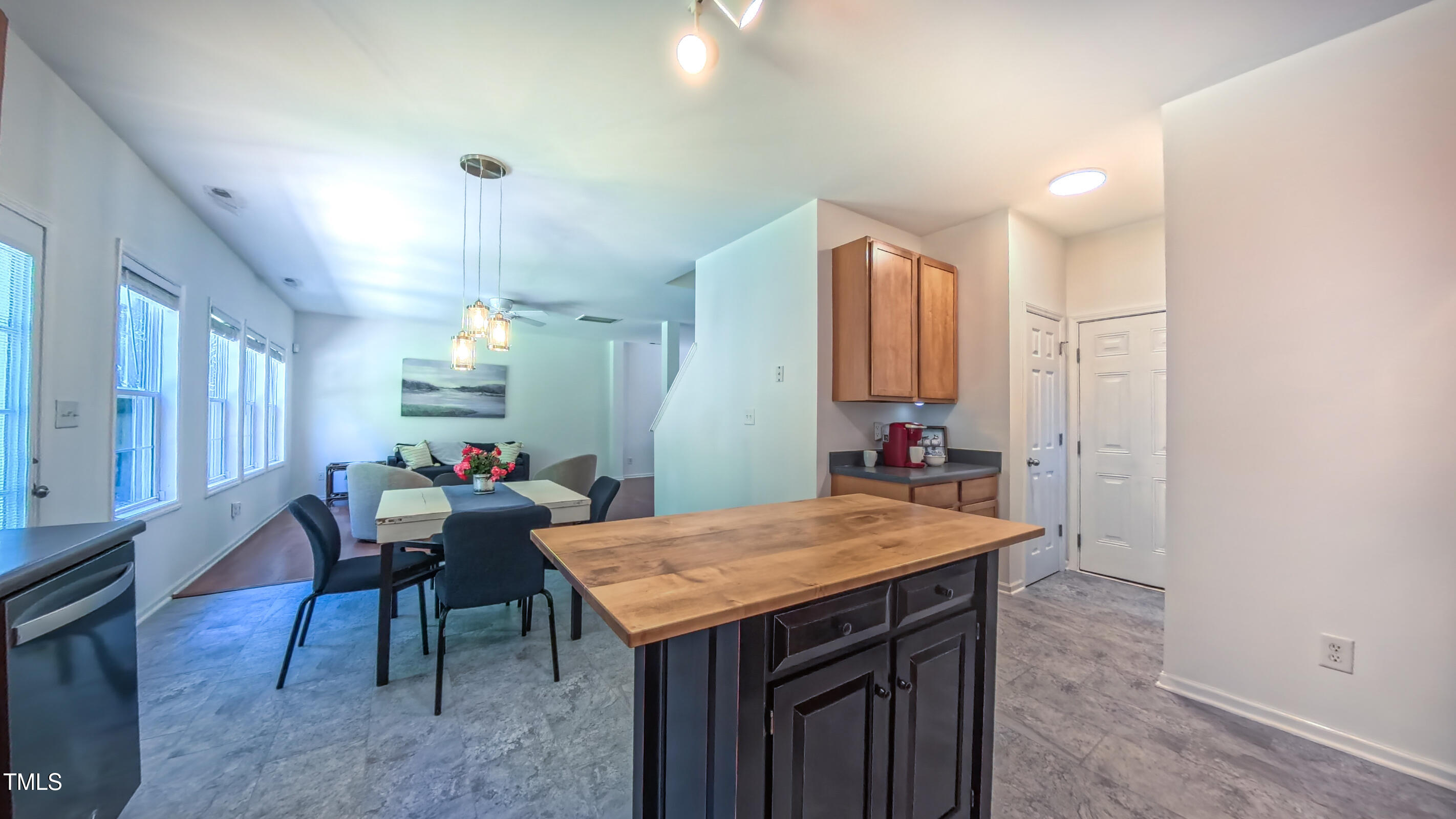 Durham, North Carolina 27704, United States, 4 Bedrooms Bedrooms, ,3 BathroomsBathrooms,Residential,Pending,153641