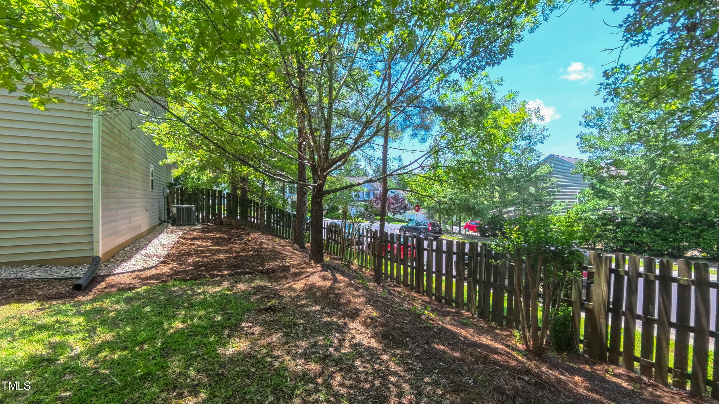 Durham, North Carolina 27704, United States, 4 Bedrooms Bedrooms, ,3 BathroomsBathrooms,Residential,Pending,153641