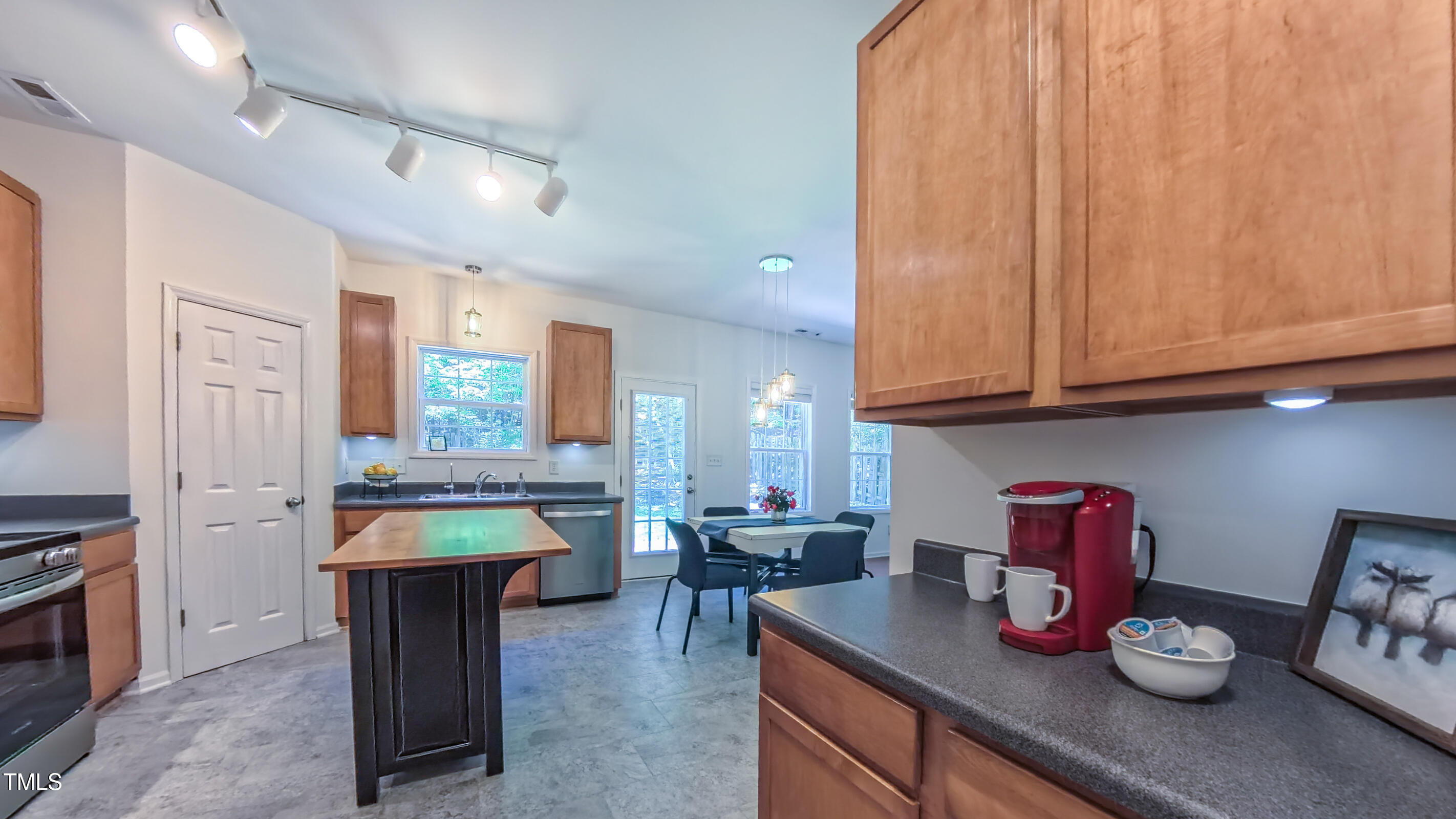 Durham, North Carolina 27704, United States, 4 Bedrooms Bedrooms, ,3 BathroomsBathrooms,Residential,Pending,153641