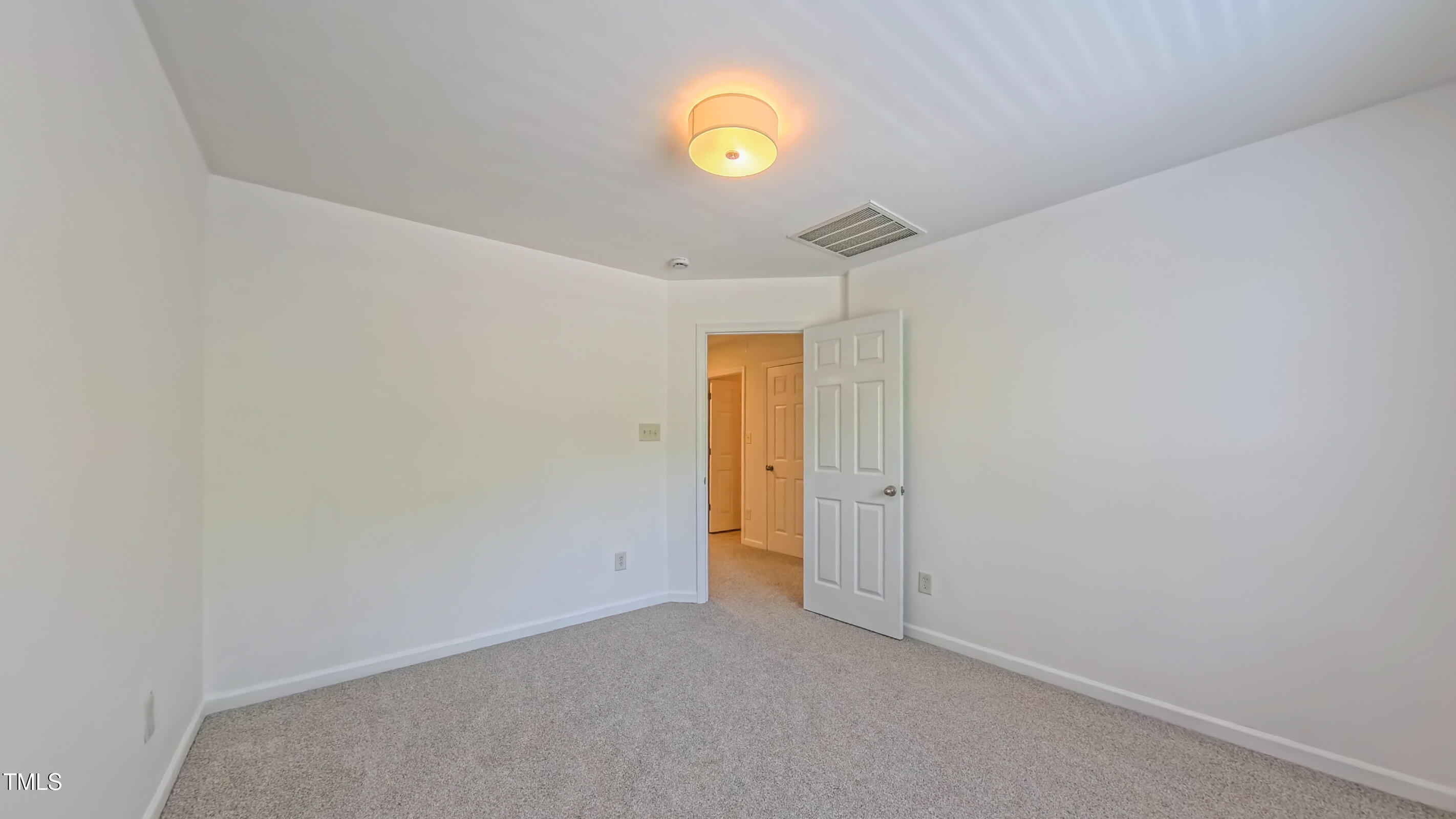 Durham, North Carolina 27704, United States, 4 Bedrooms Bedrooms, ,3 BathroomsBathrooms,Residential,Pending,153641