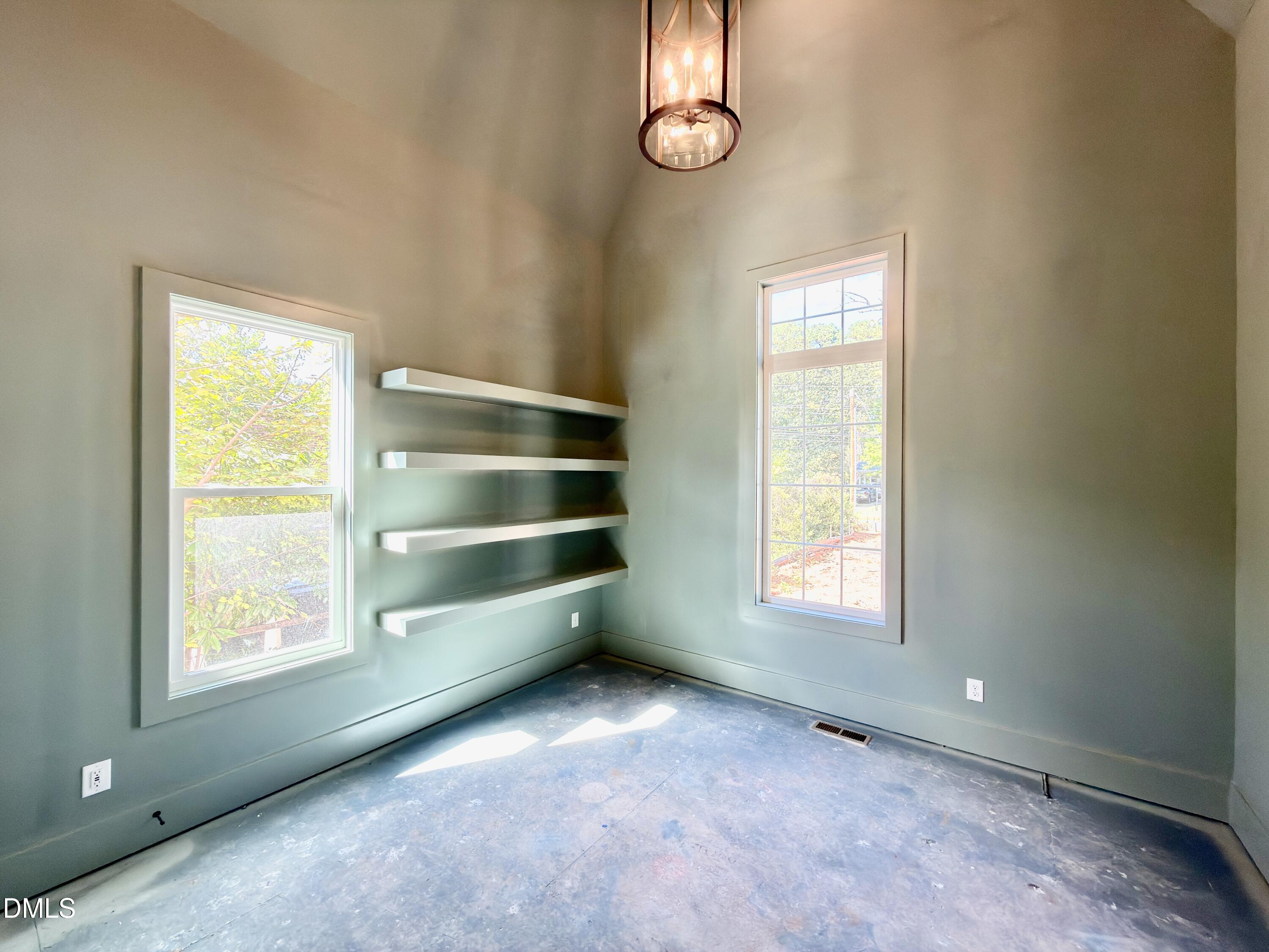 1218 Kingwood Drive