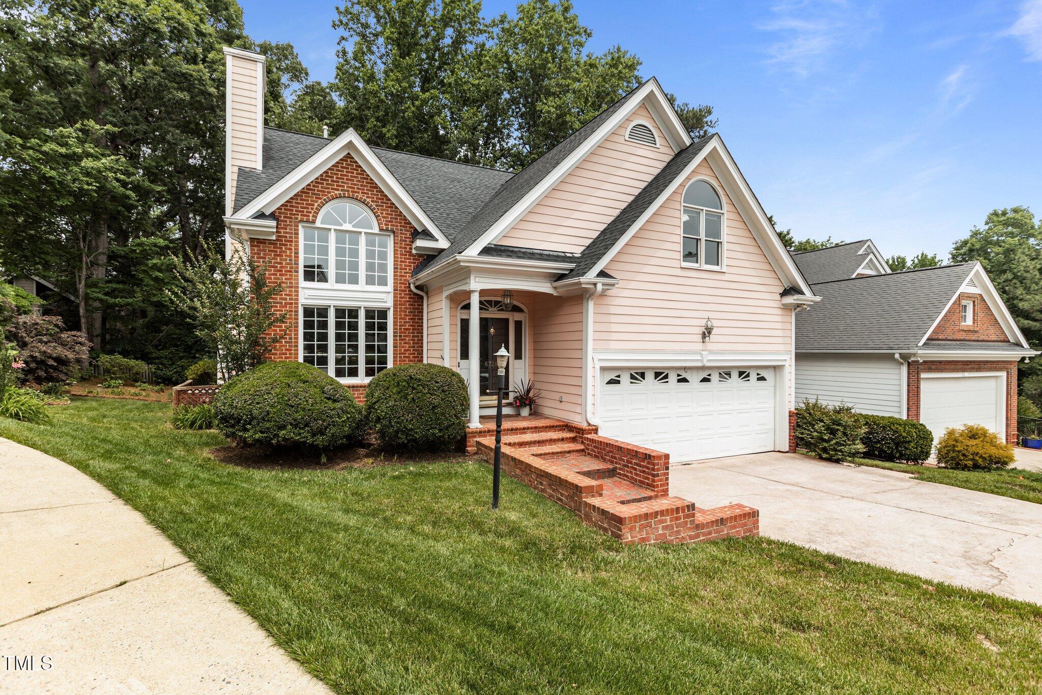 6728 Pointe Vista Circle