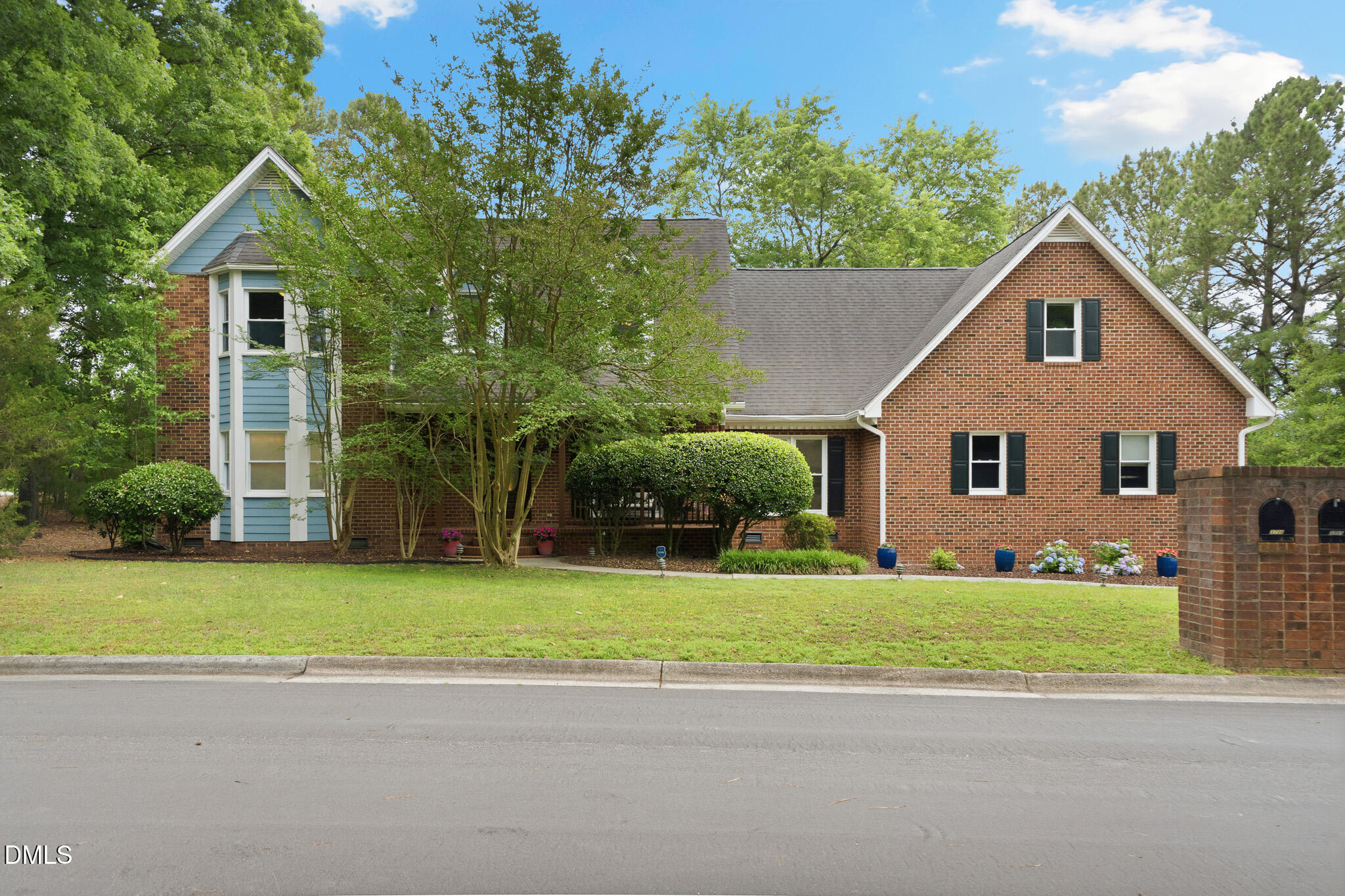3735 Stoneybrook Drive