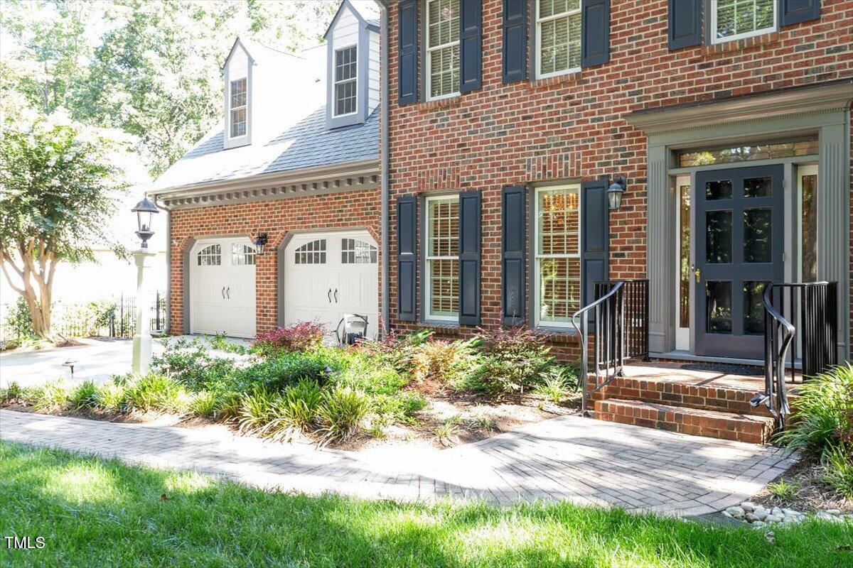 5528 Hawthorne Park