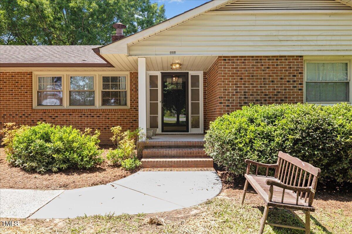 6910 Herndon Rd Road