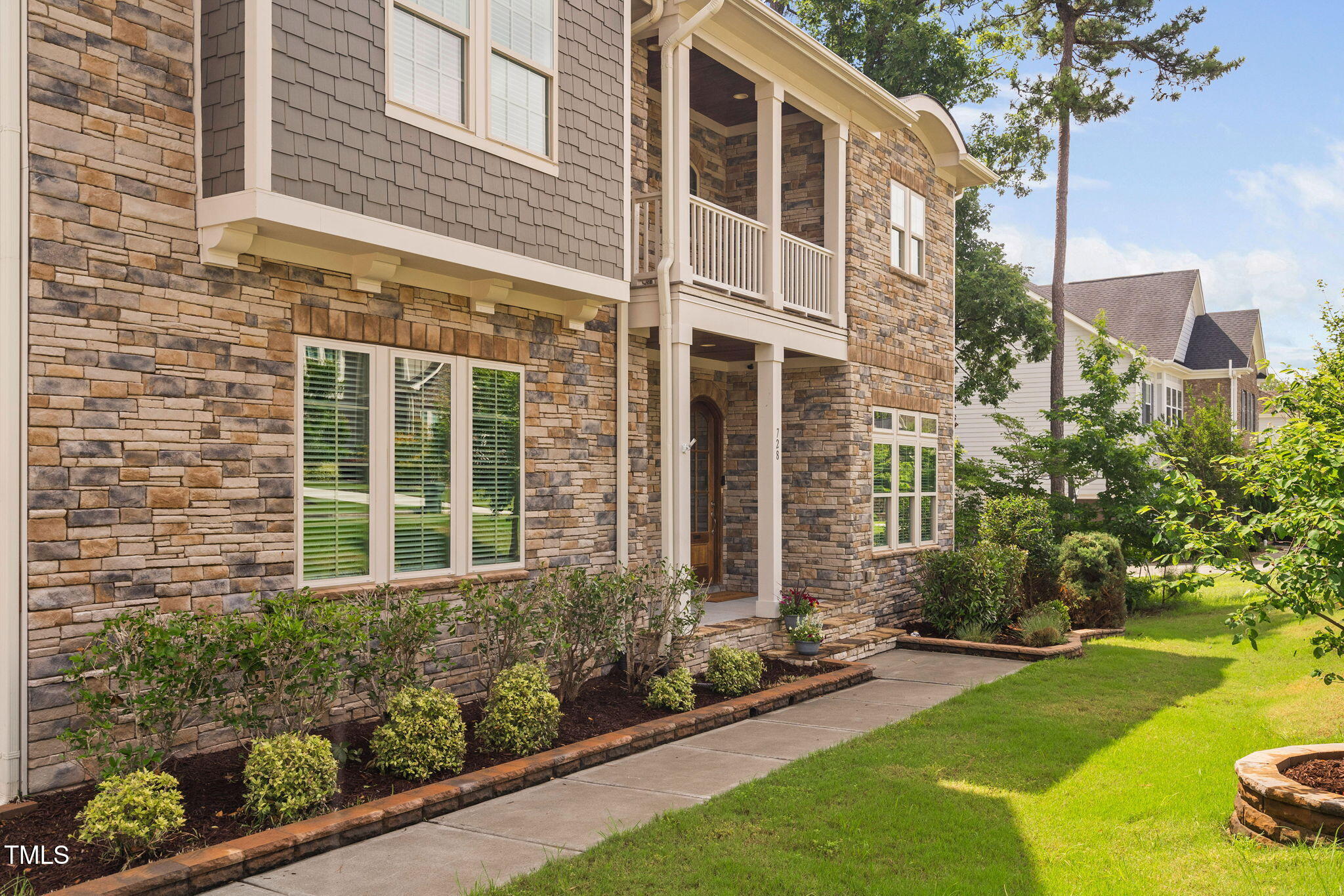 728 Peninsula Forest Place