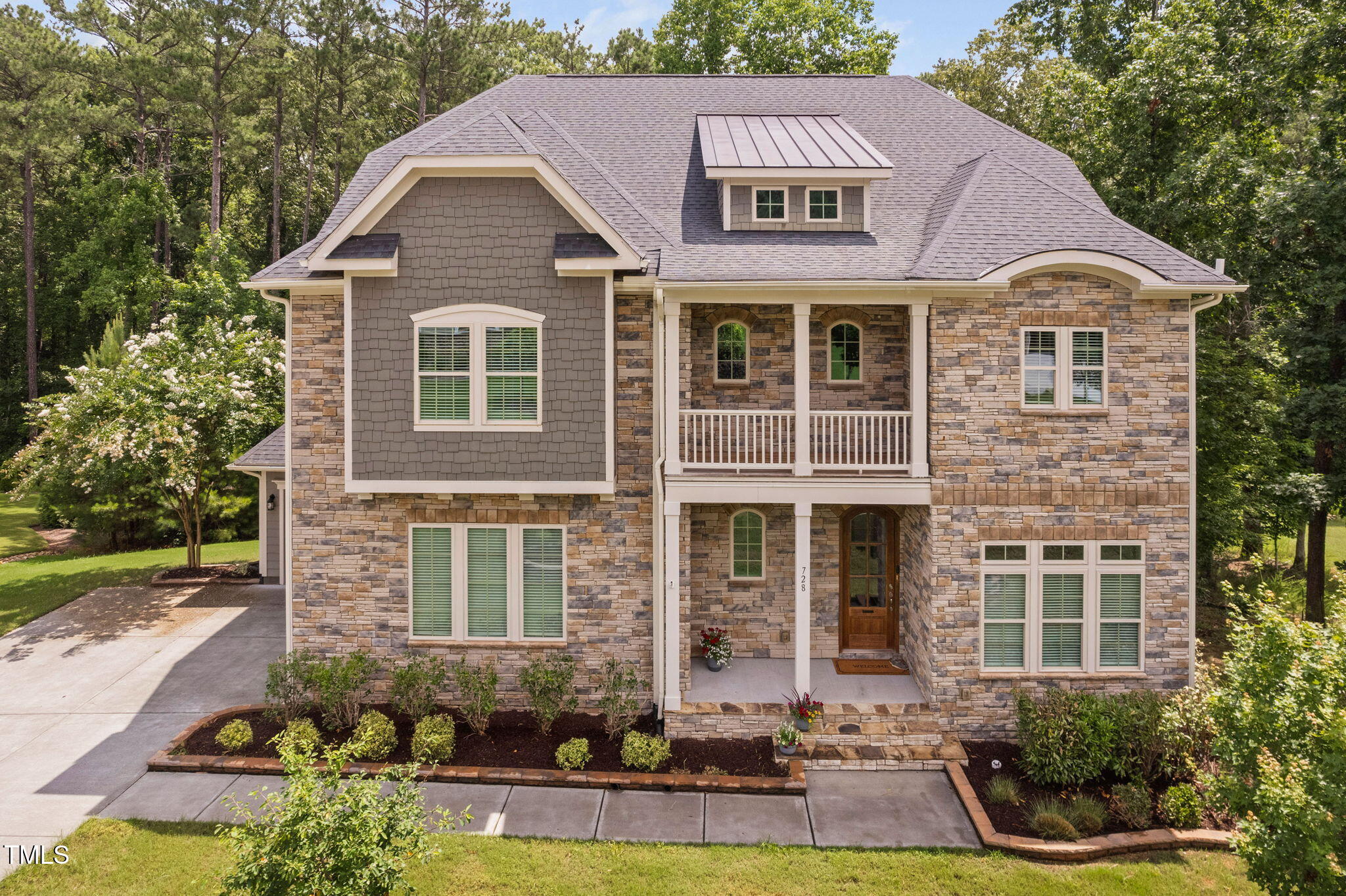 728 Peninsula Forest Place