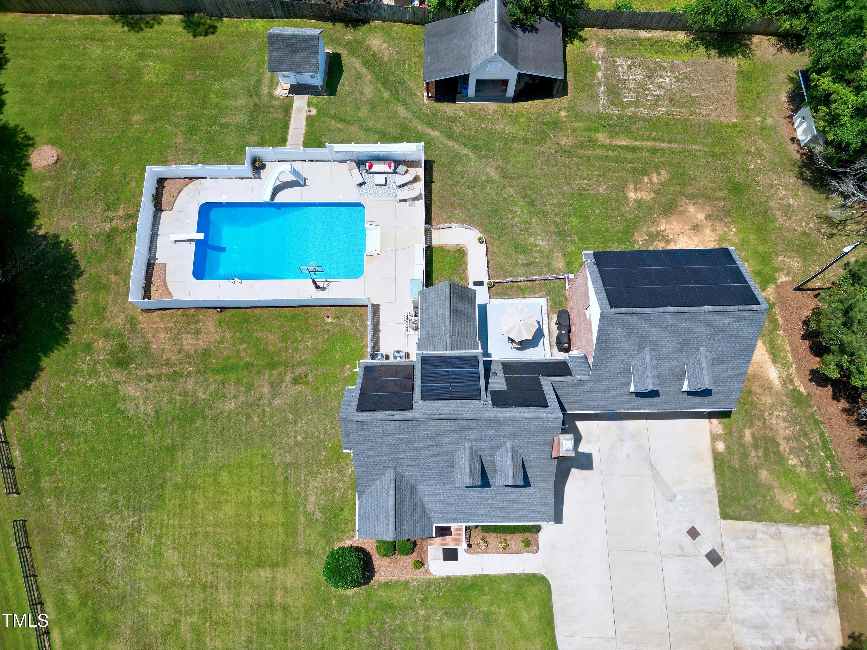 2709 Les Paul Lane