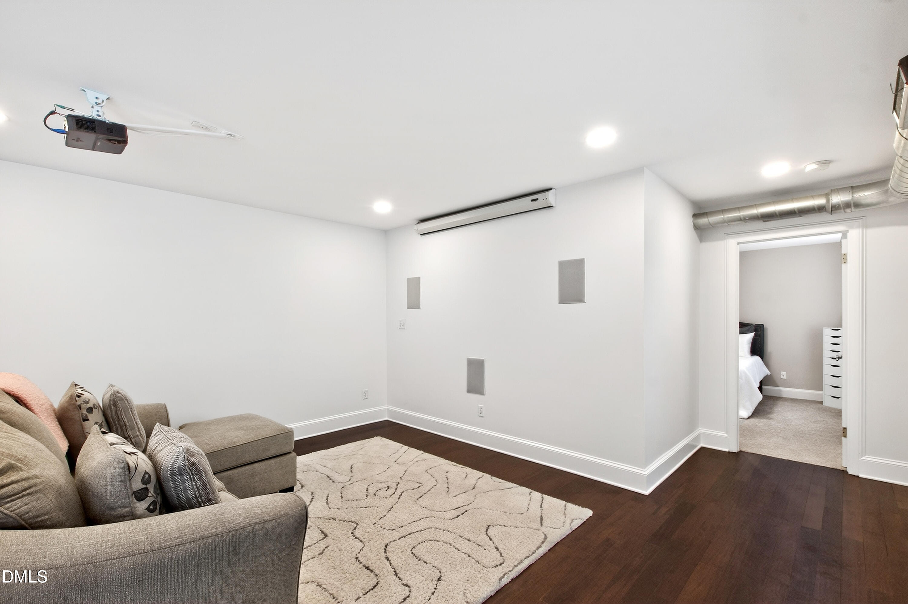 2204 Stafford Avenue 202