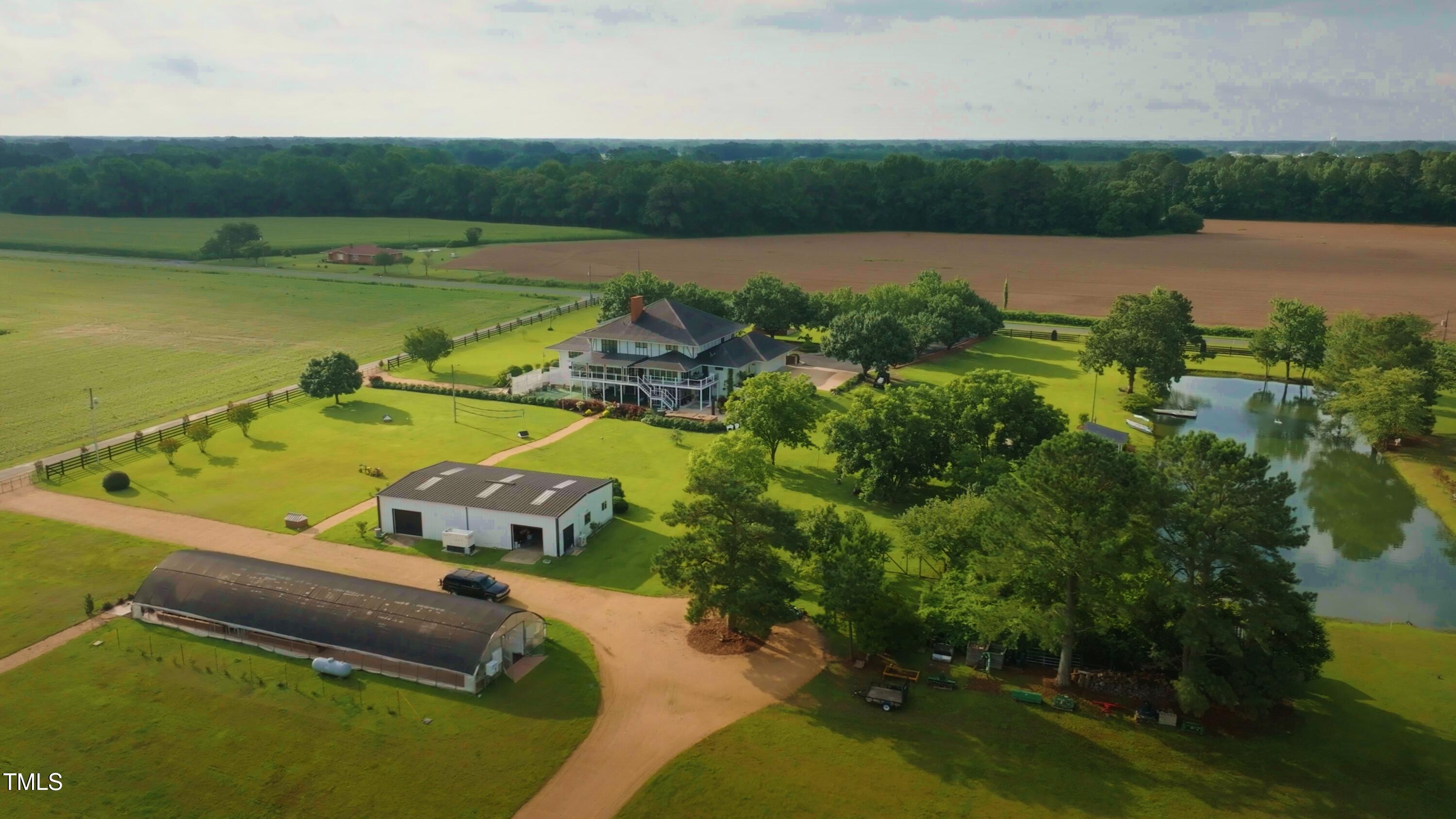 410 E Barefoot Road