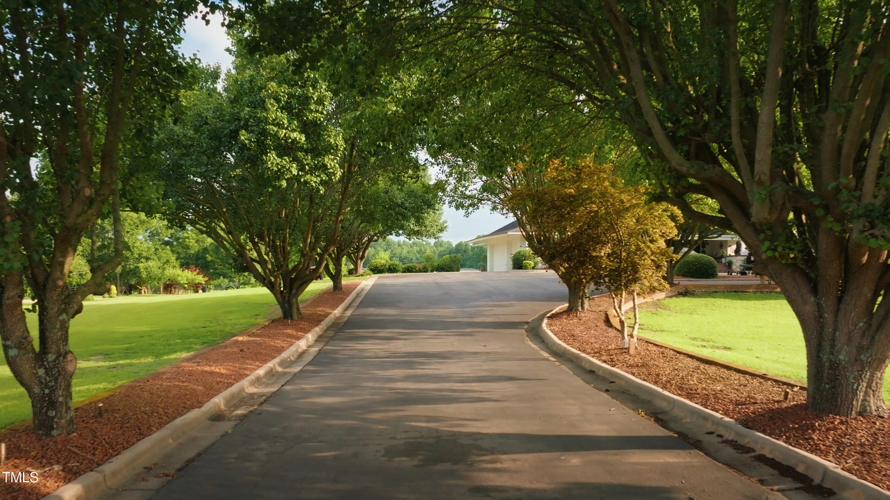 410 E Barefoot Road
