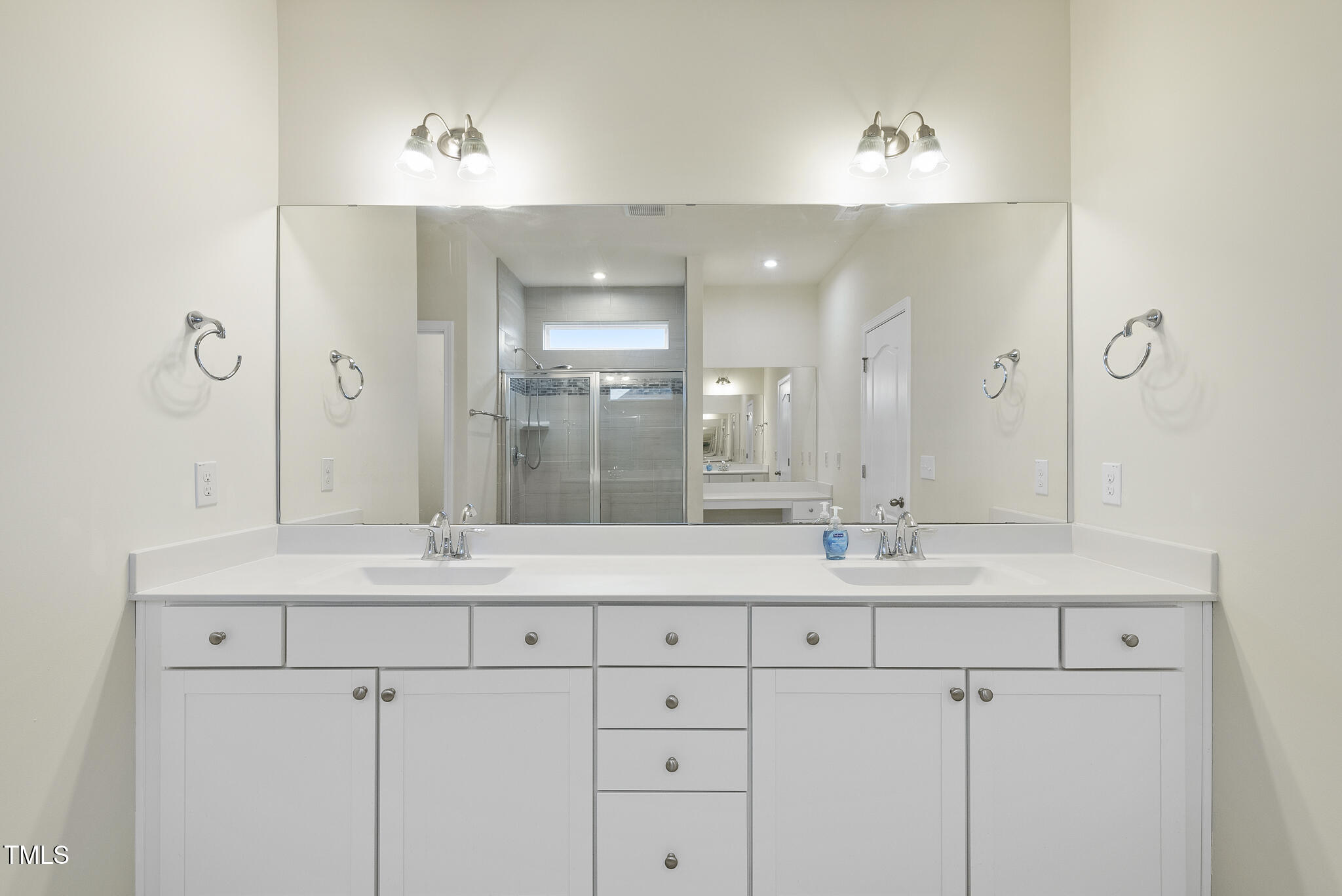 Durham, North Carolina 27703, United States, 5 Bedrooms Bedrooms, ,3 BathroomsBathrooms,Residential,Active,191663