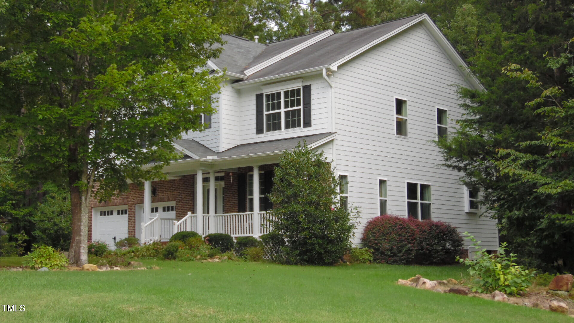 106 N Duelling Oaks Drive