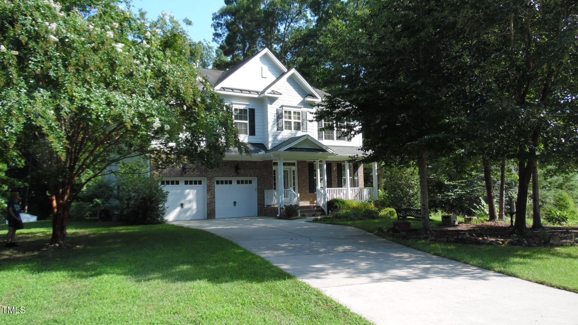 106 N Duelling Oaks Drive