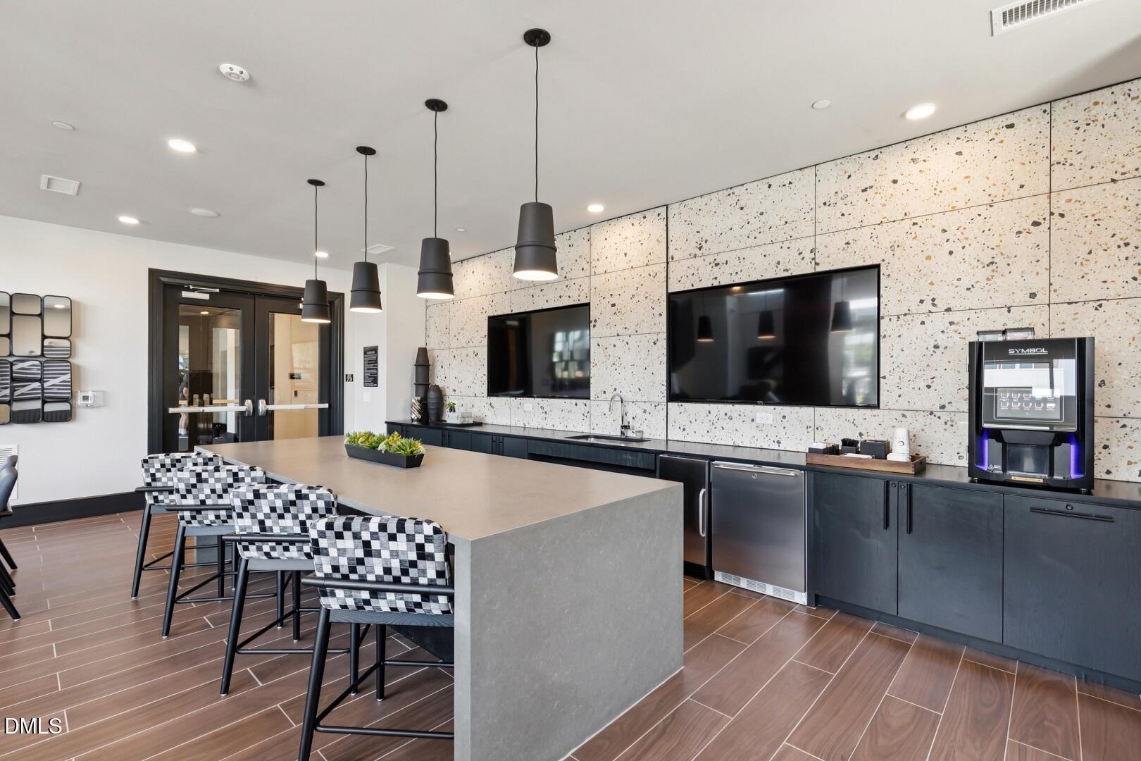 Chapel Hill, North Carolina 27517, United States, 1 Bedroom Bedrooms, ,1 BathroomBathrooms,Residential,Active,192594