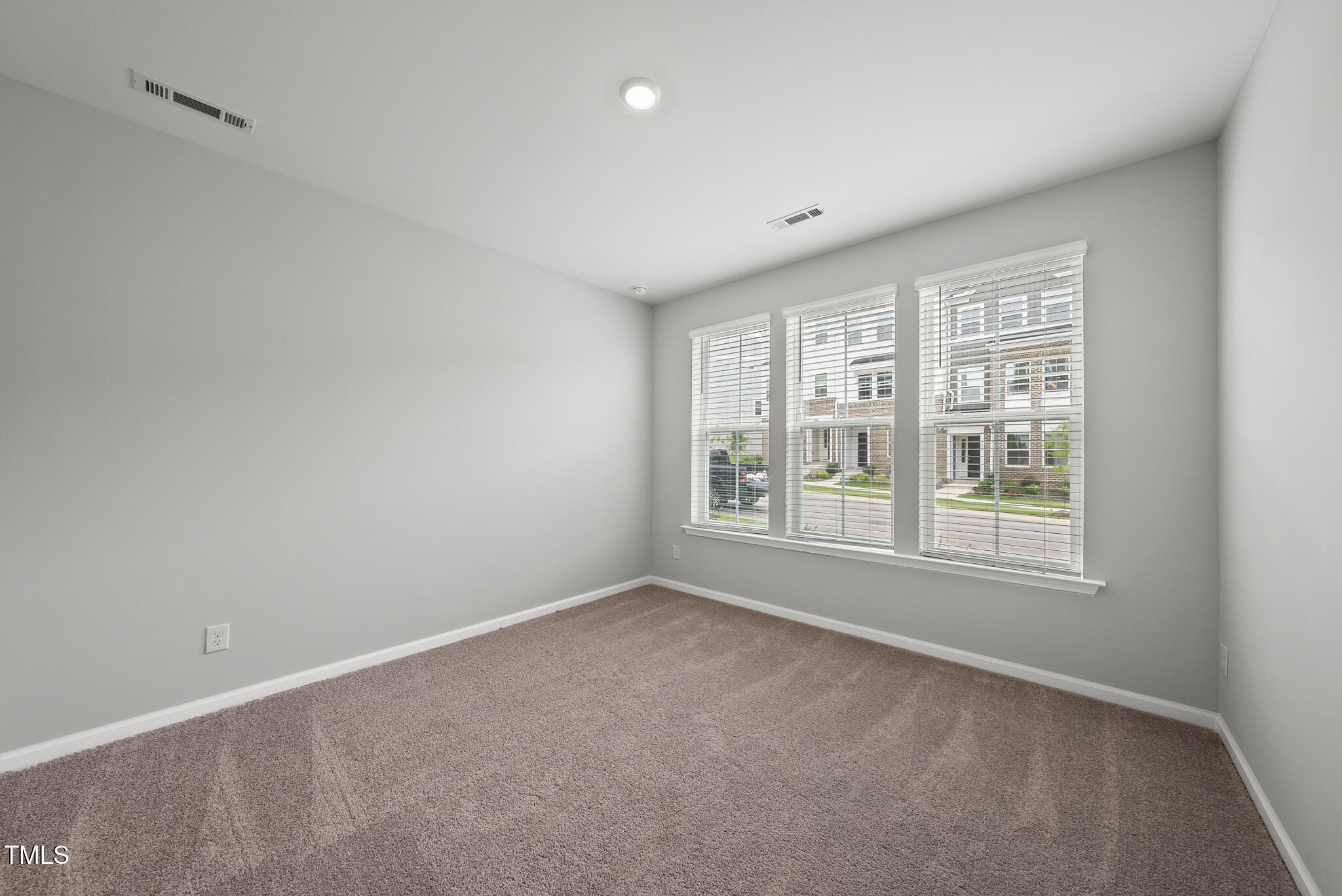 307 Chesapeake Commons Street 100
