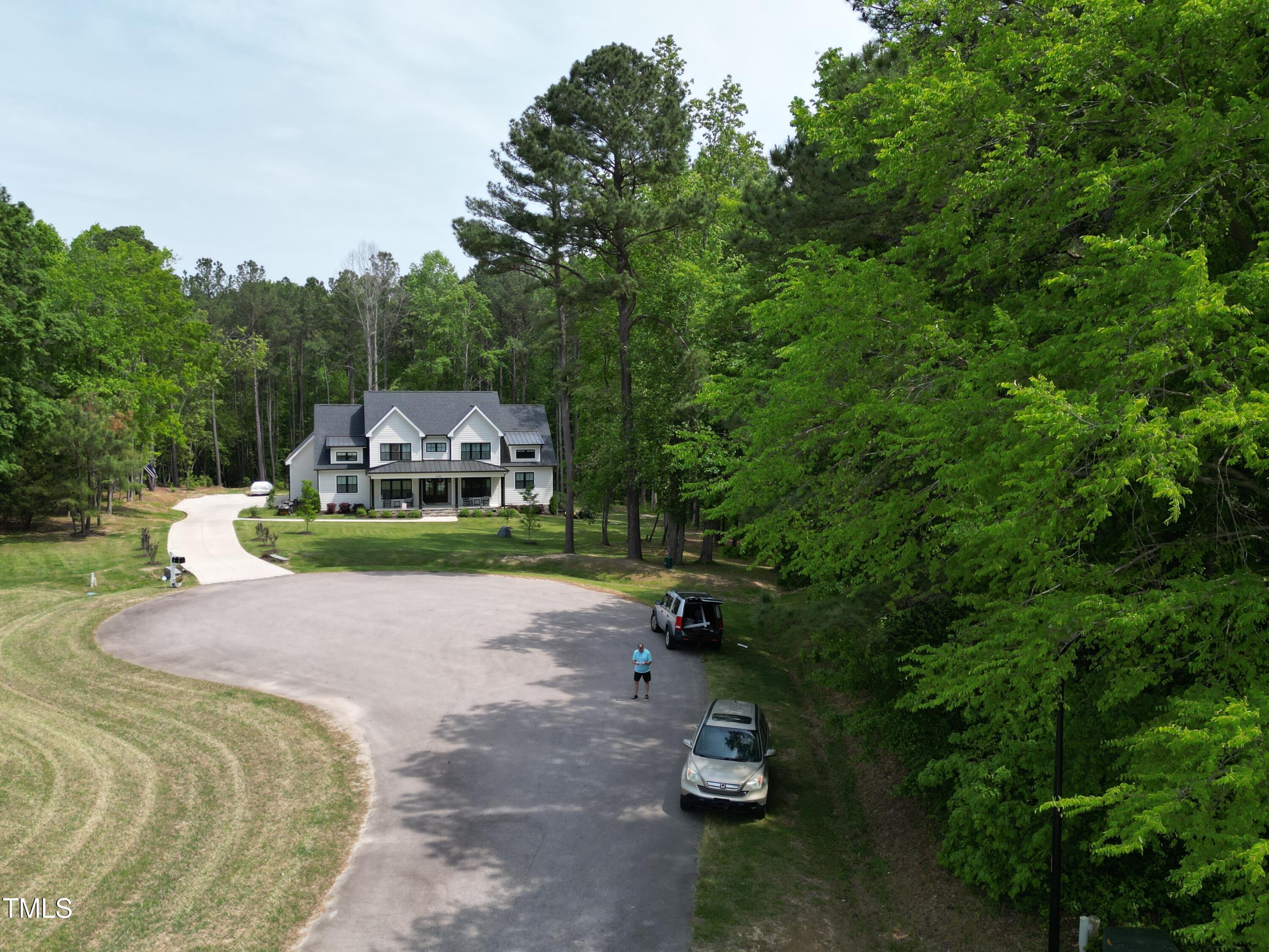 2712 Homestead Forest Road