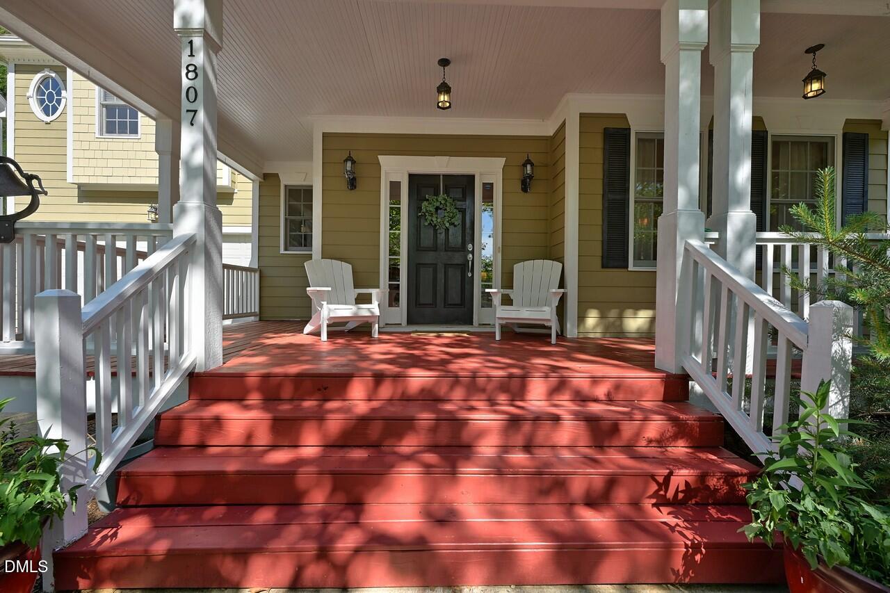 1807 Sassafras Hill Street