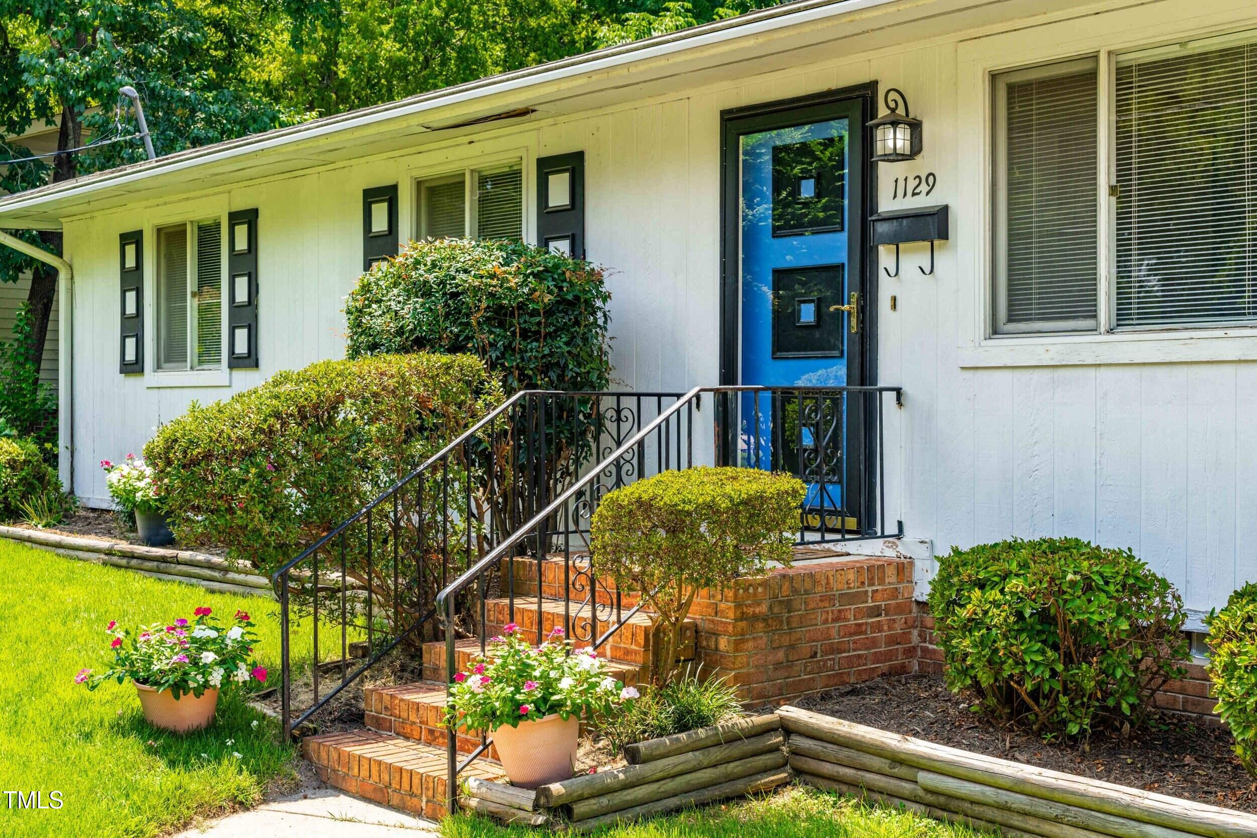 1129 Marlborough Road