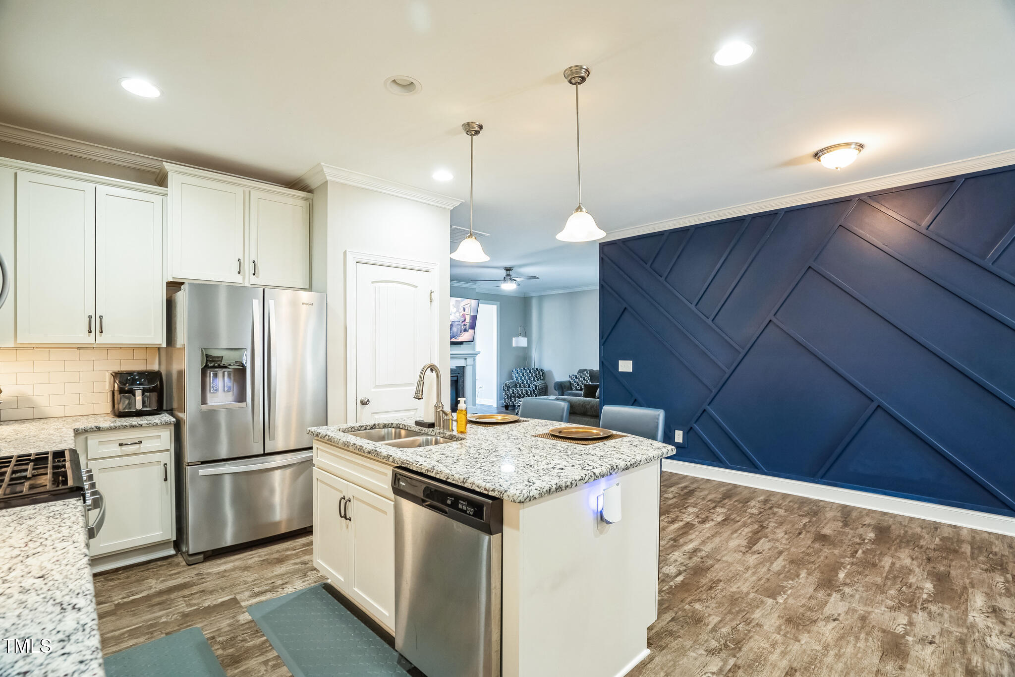 1206 Newton Dr Drive