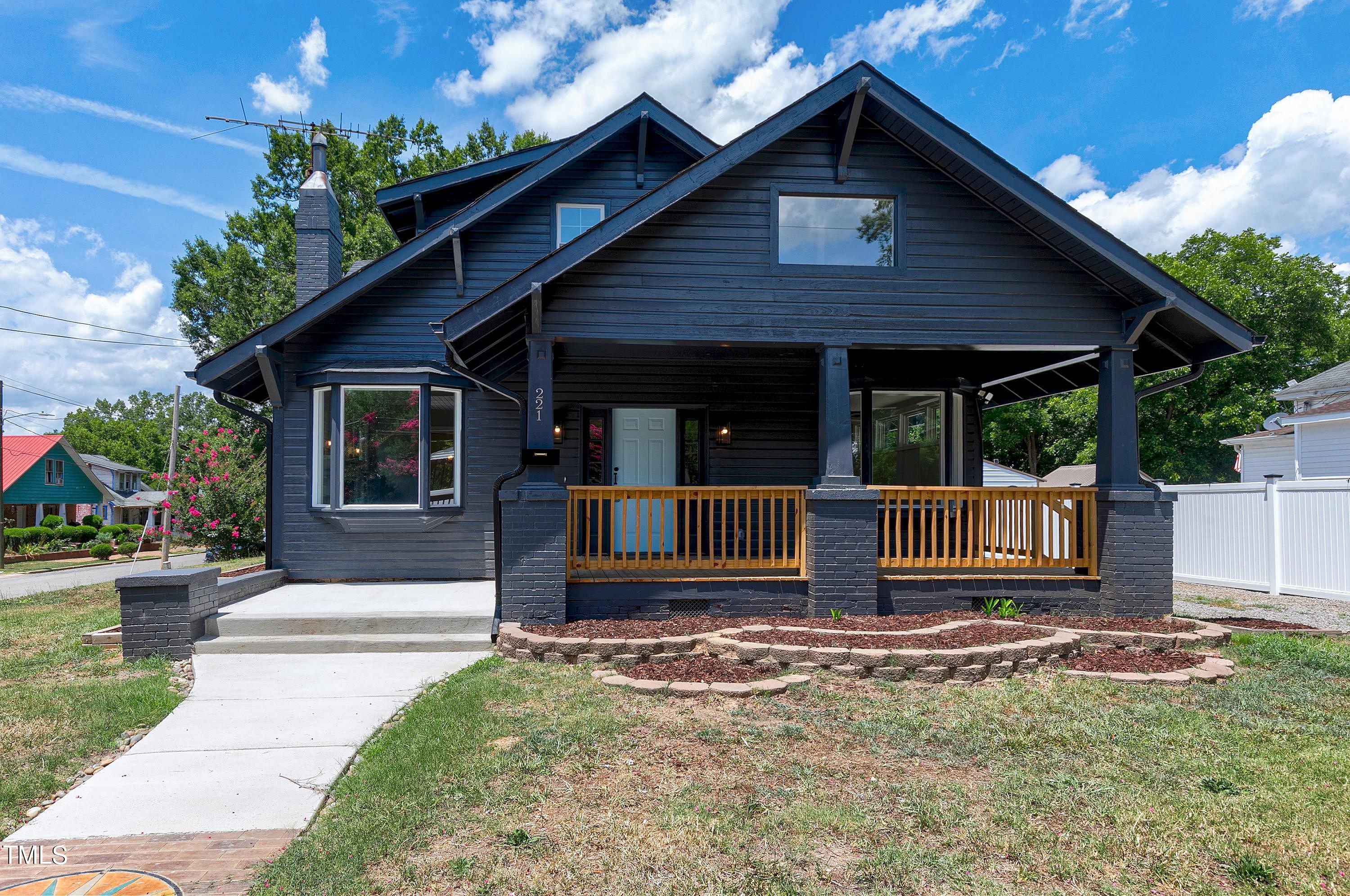 221 Charlotte Avenue