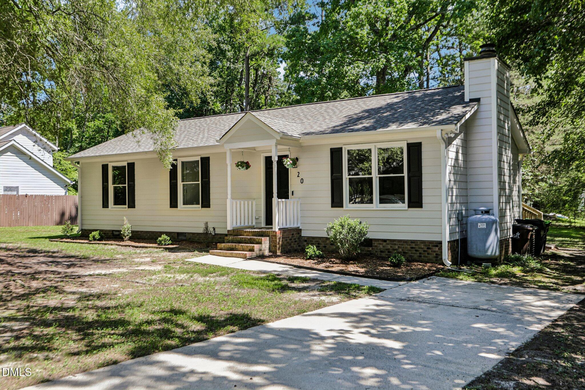 20 E Hester Court
