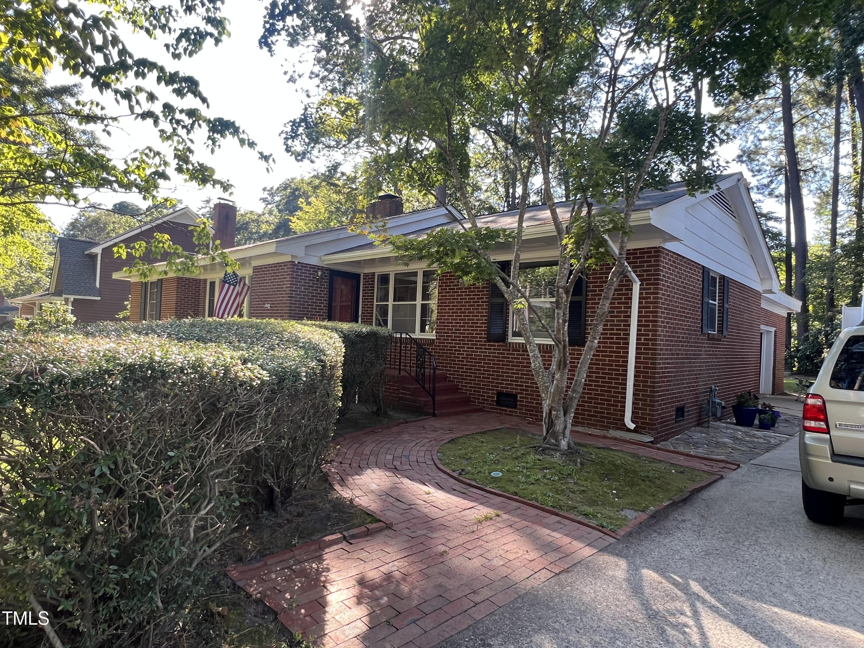 1112 S Crescent Drive