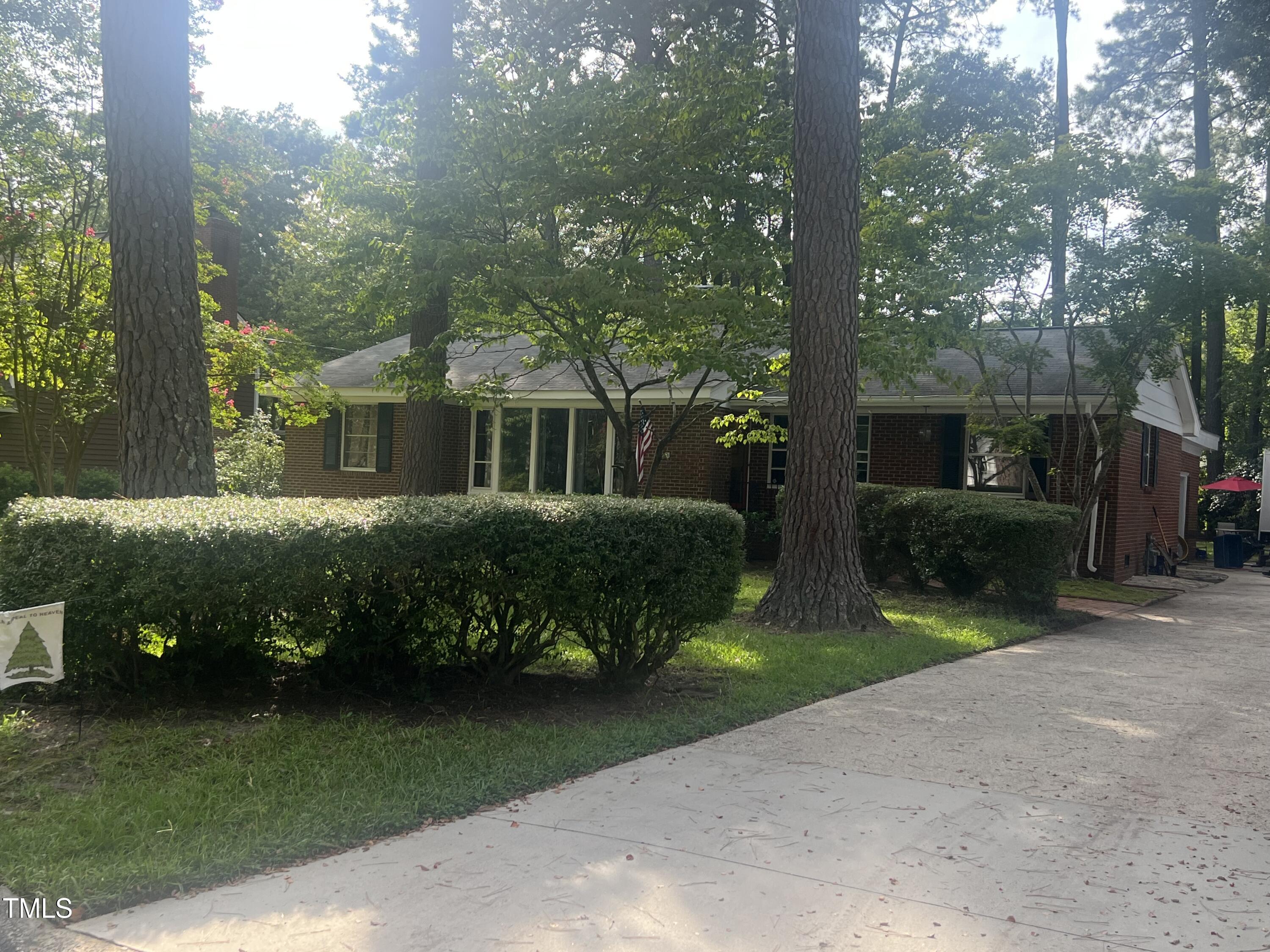 1112 S Crescent Drive