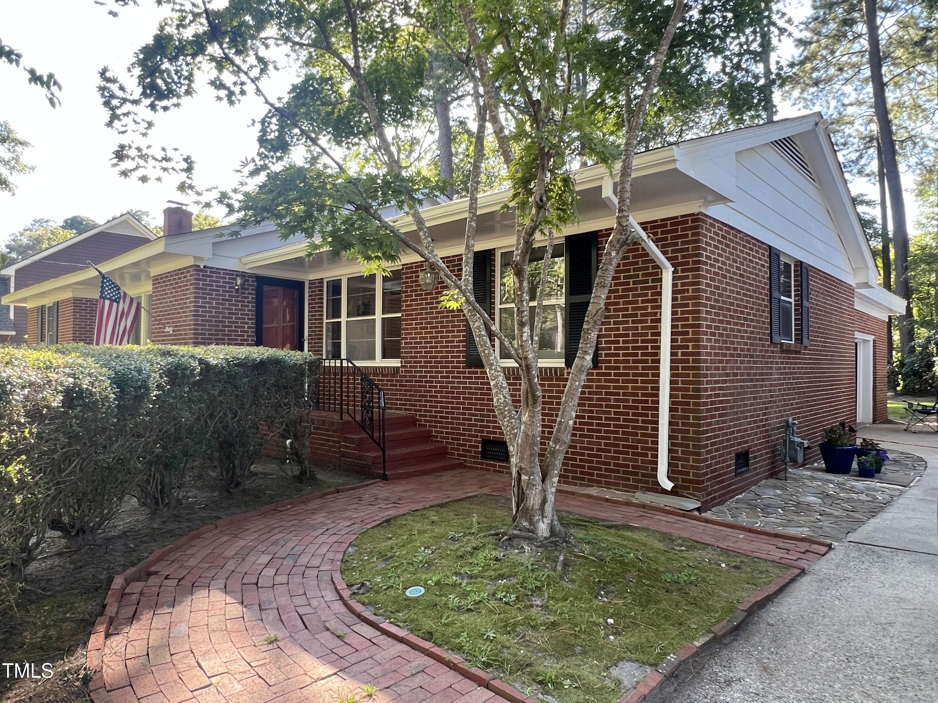 1112 S Crescent Drive