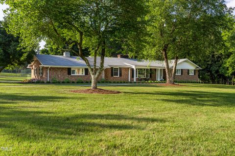 Single Family Residence in Burlington NC 4437 Brick Church Road 5.jpg