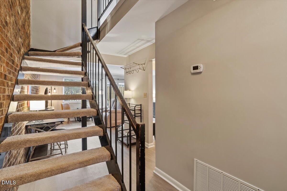 220 Elizabeth Street Apt E5