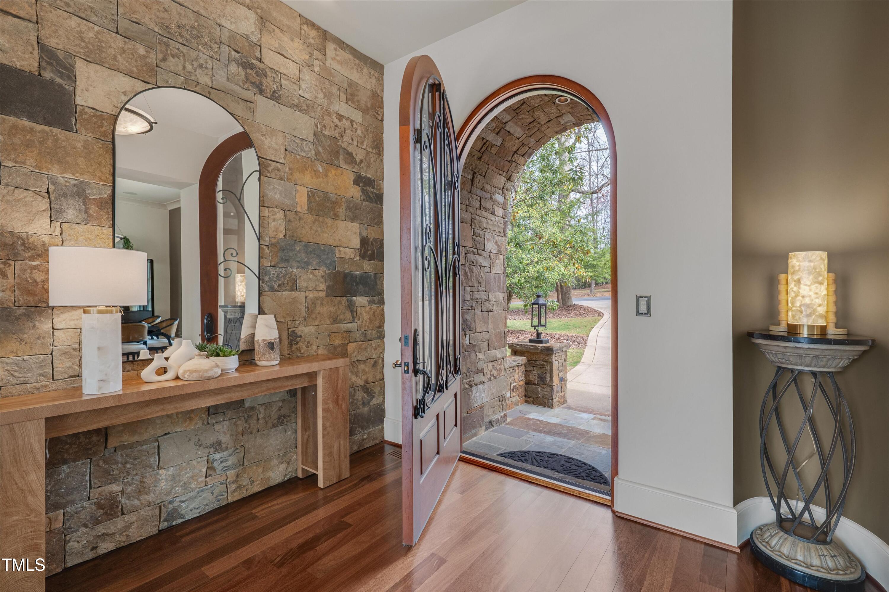102 Anna Lake Lane