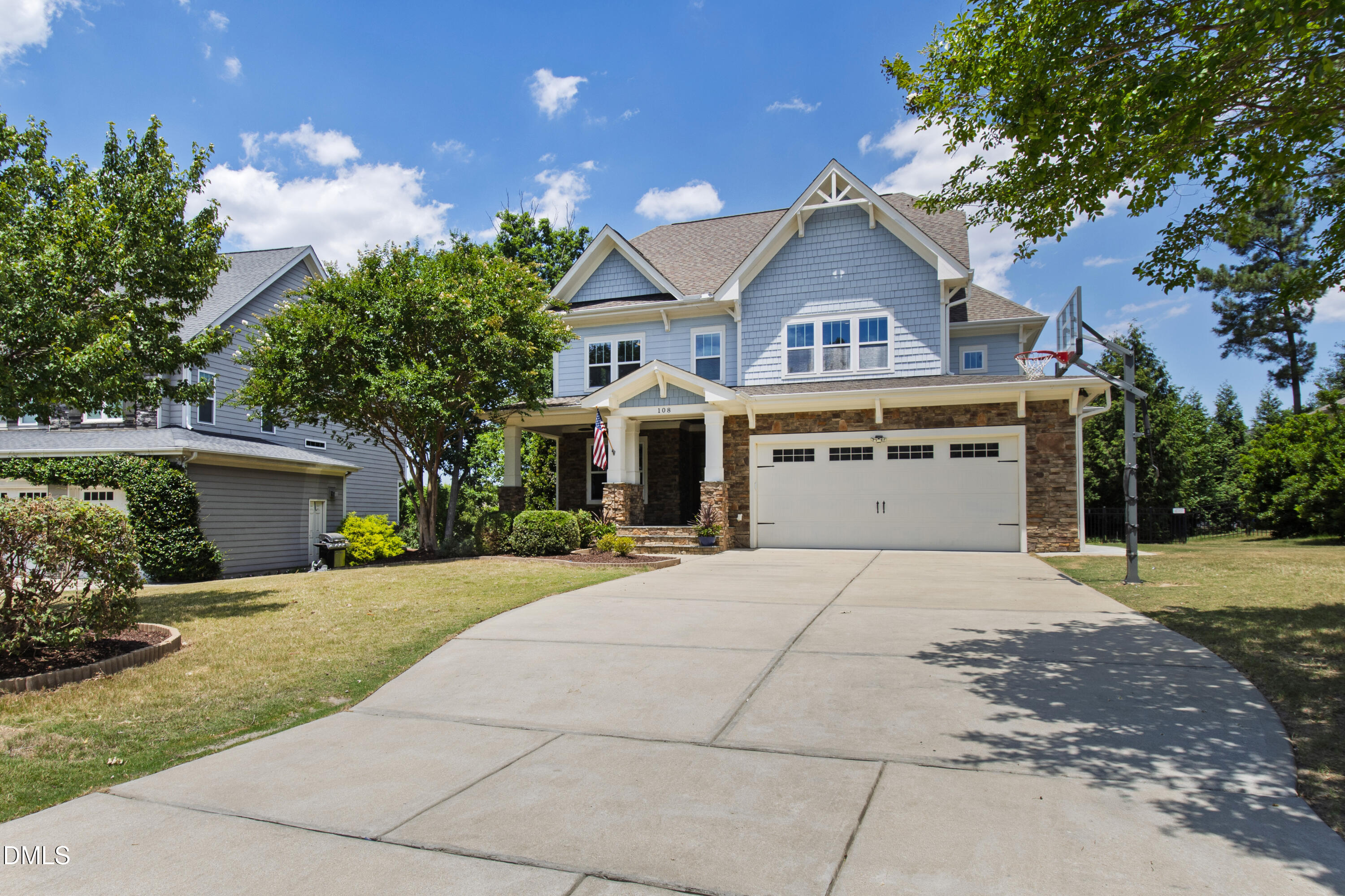 108 Roslin Way