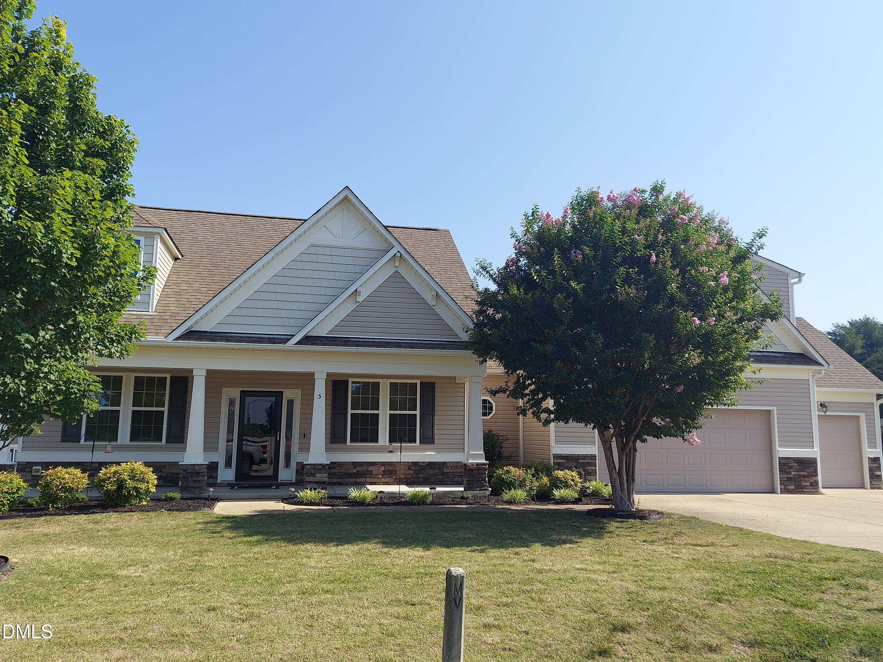 5 Seahorse Court