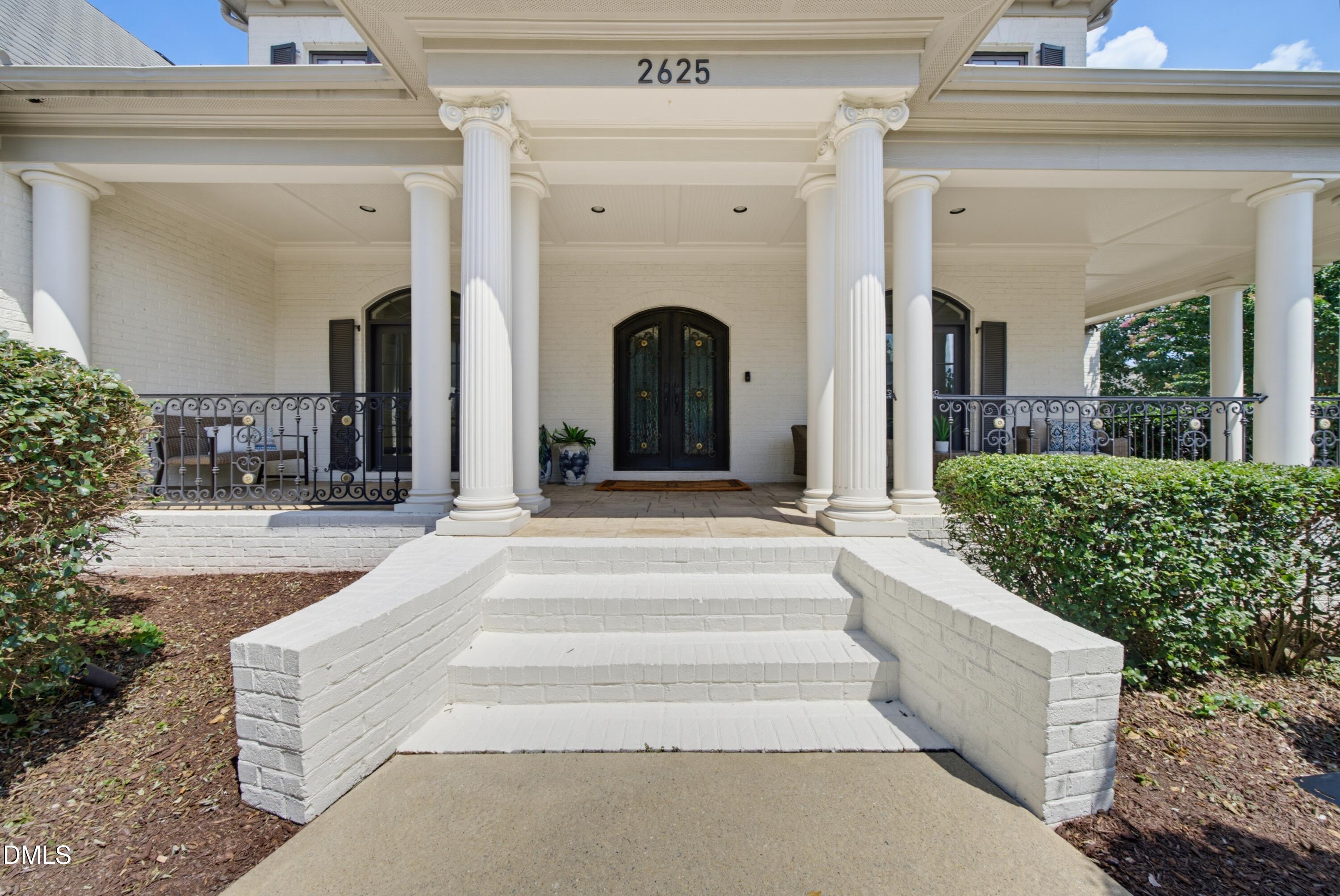 2625 Village Manor Way