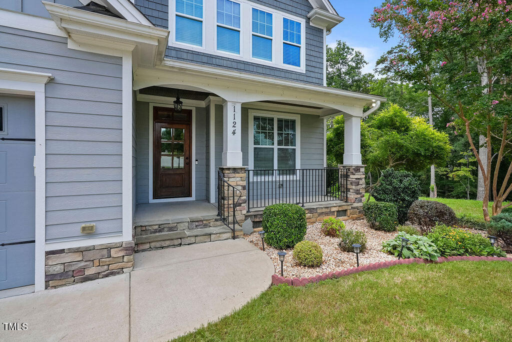 1124 Armsleigh Court