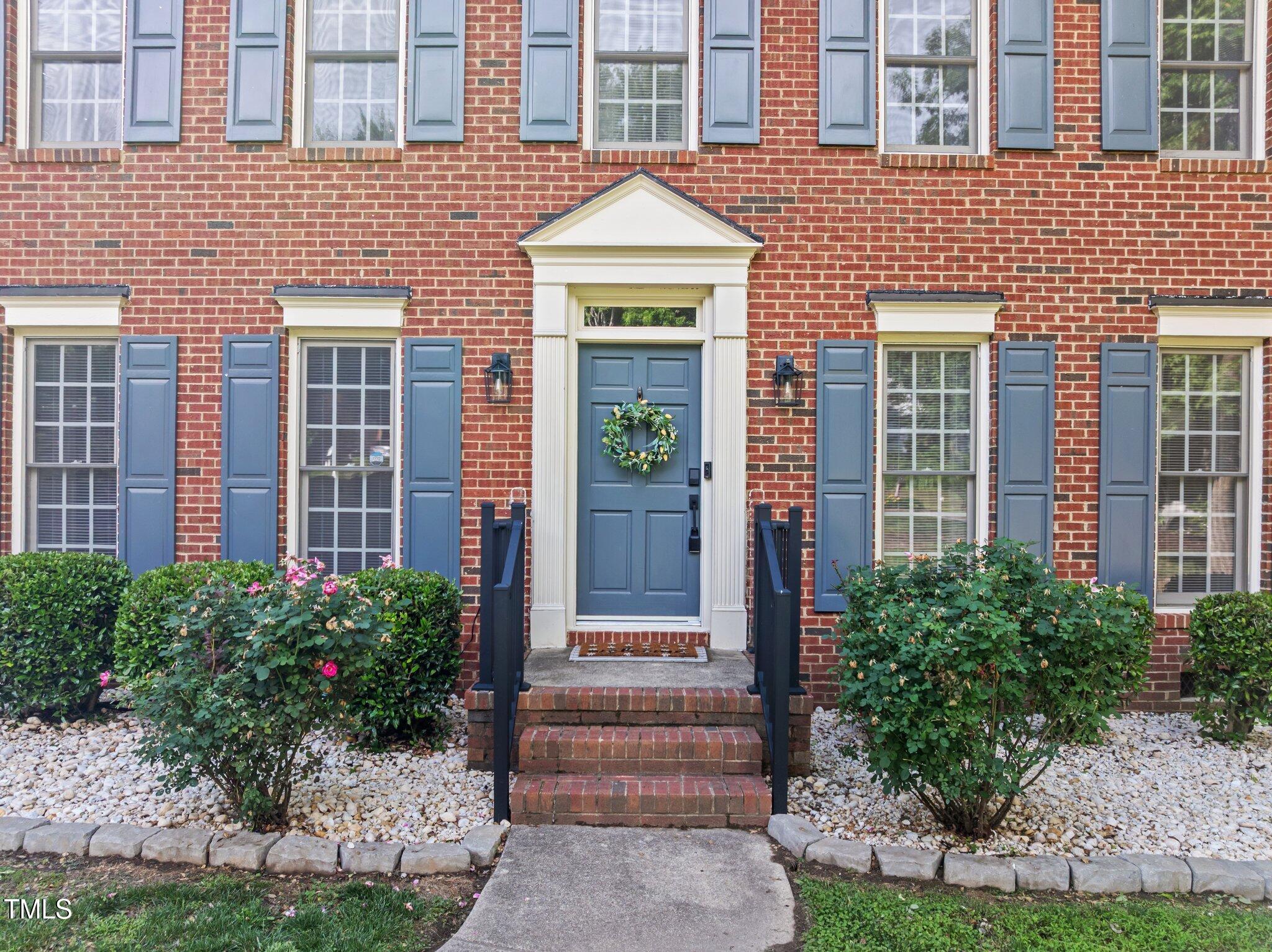 1013 New Chester Court