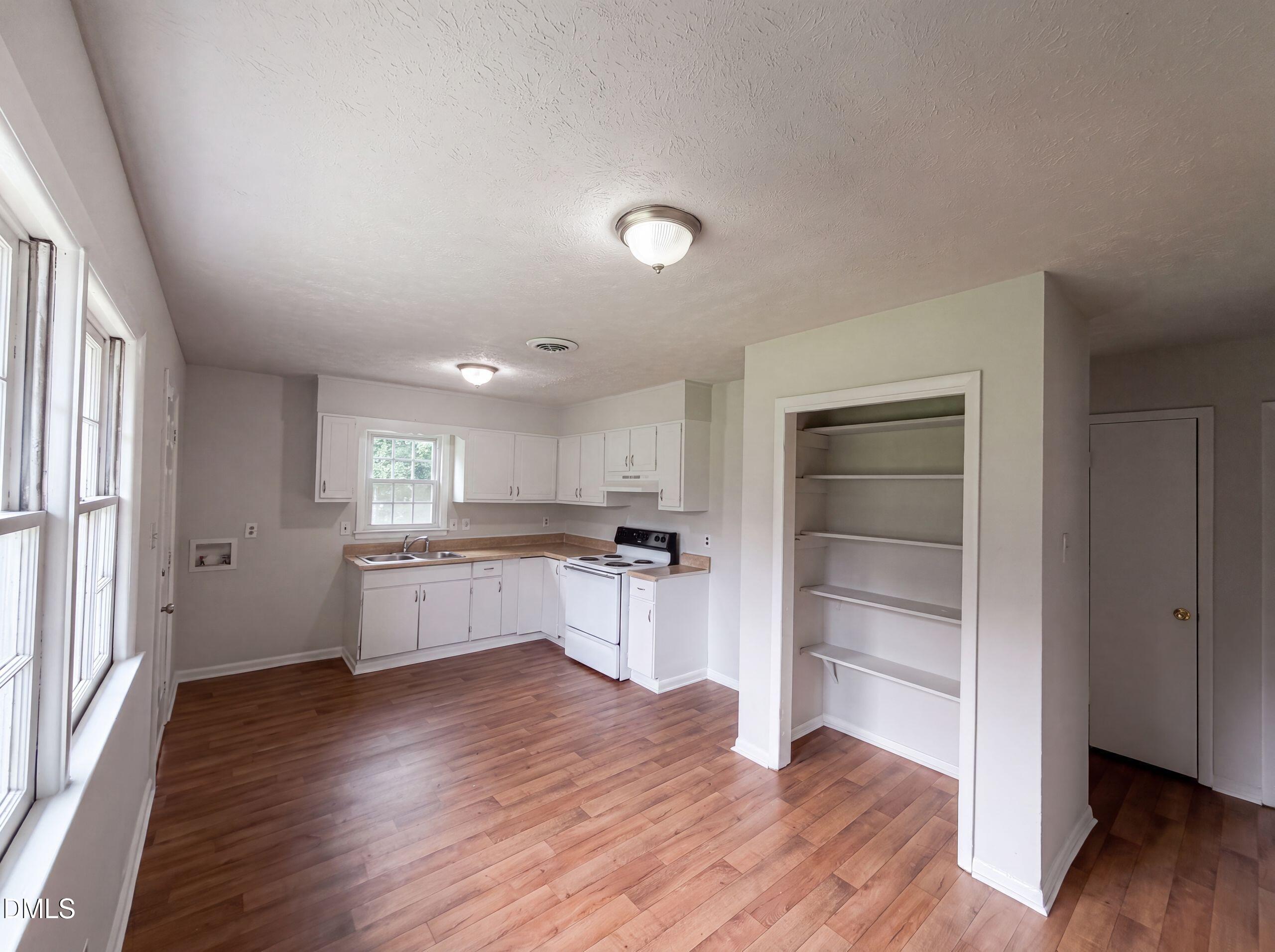6616 Amanda Circle
