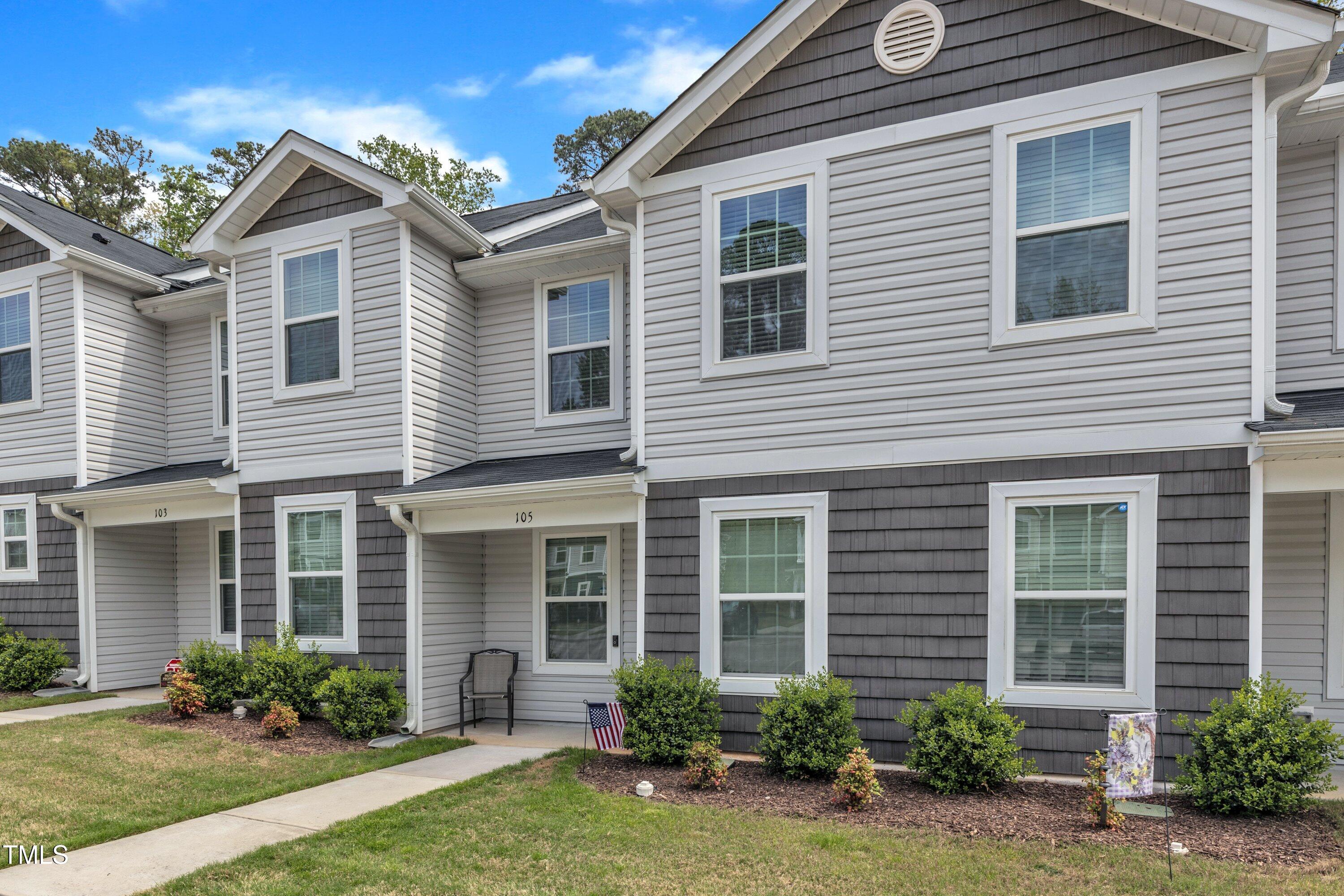 918 E Green Street F105