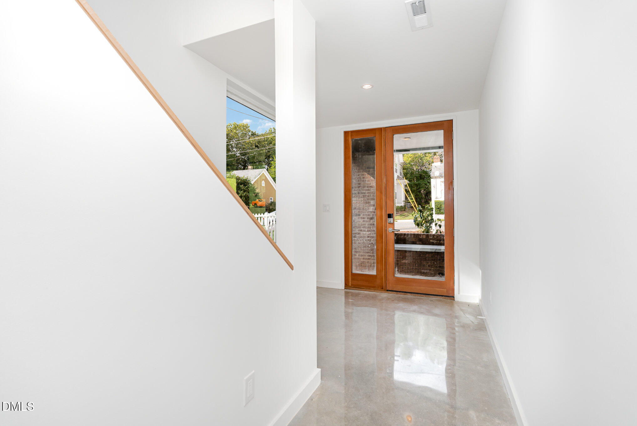 515 W Lenoir Street 102